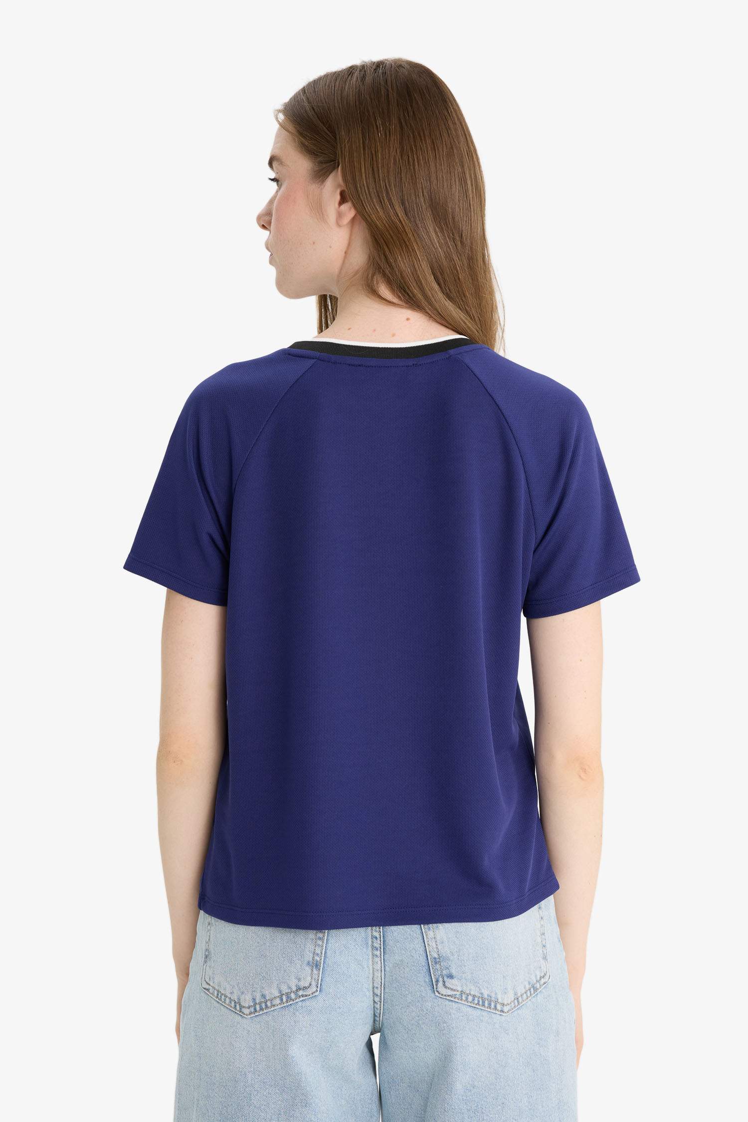 MLS Regular Fit V Yaka Baskılı Forma Kumaşı Kısa Kollu Tişört