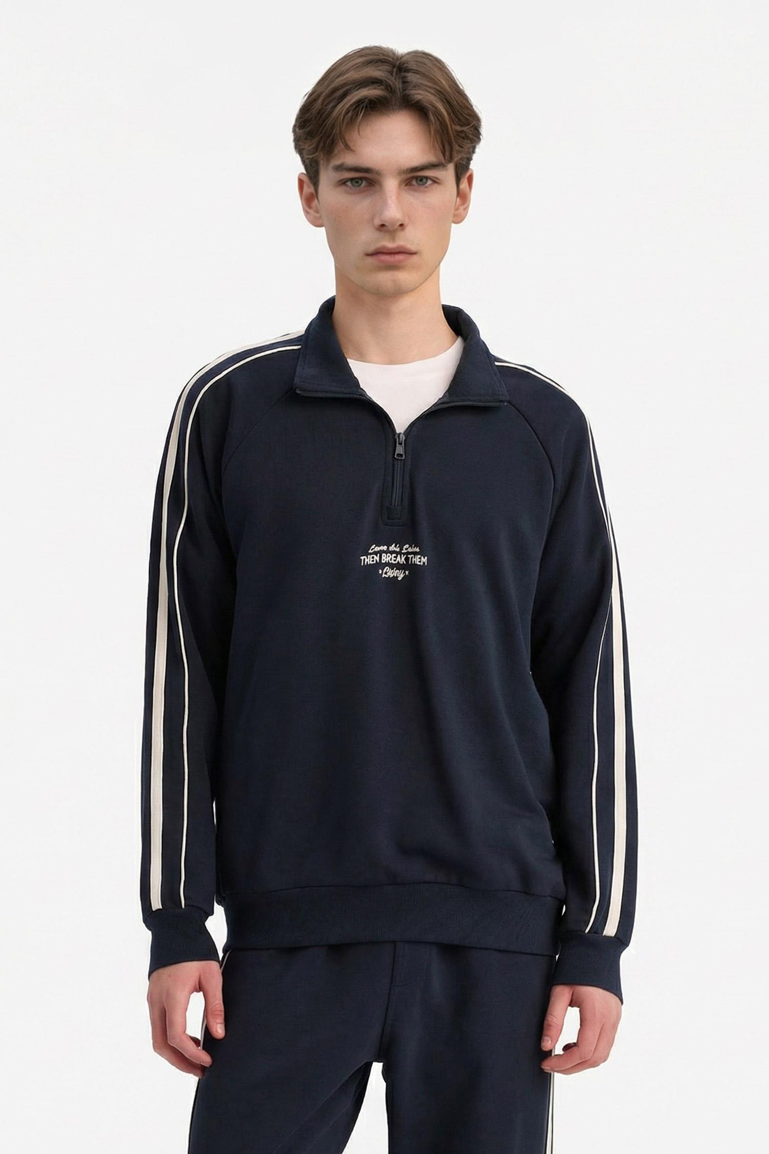 DeFacto Pamuklu Boxy Fıt Dik Yaka Slogan Baskılı Sweatshirt görsel 5