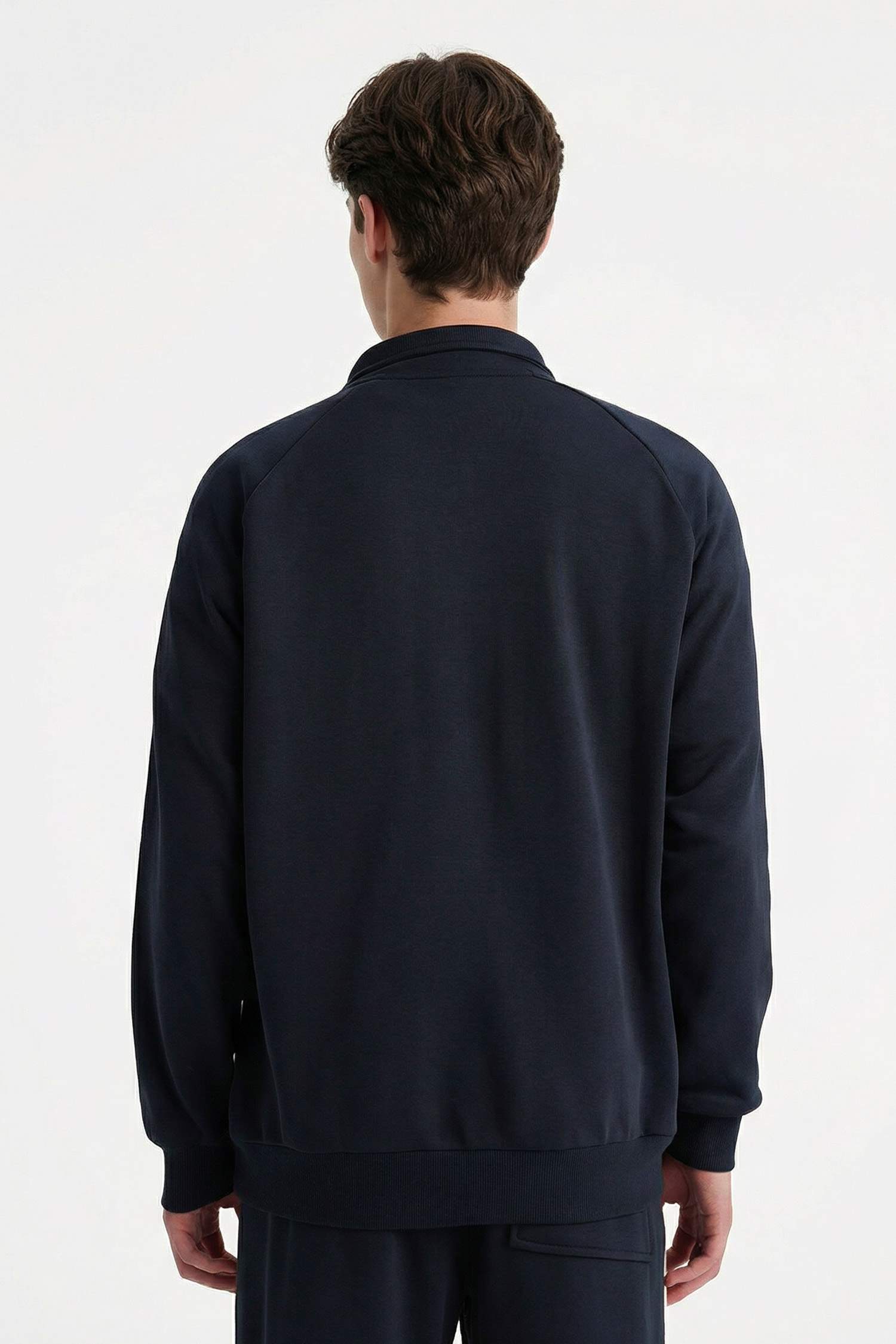 Свитшот с надписью и воротником-стойкой Boxy Fit