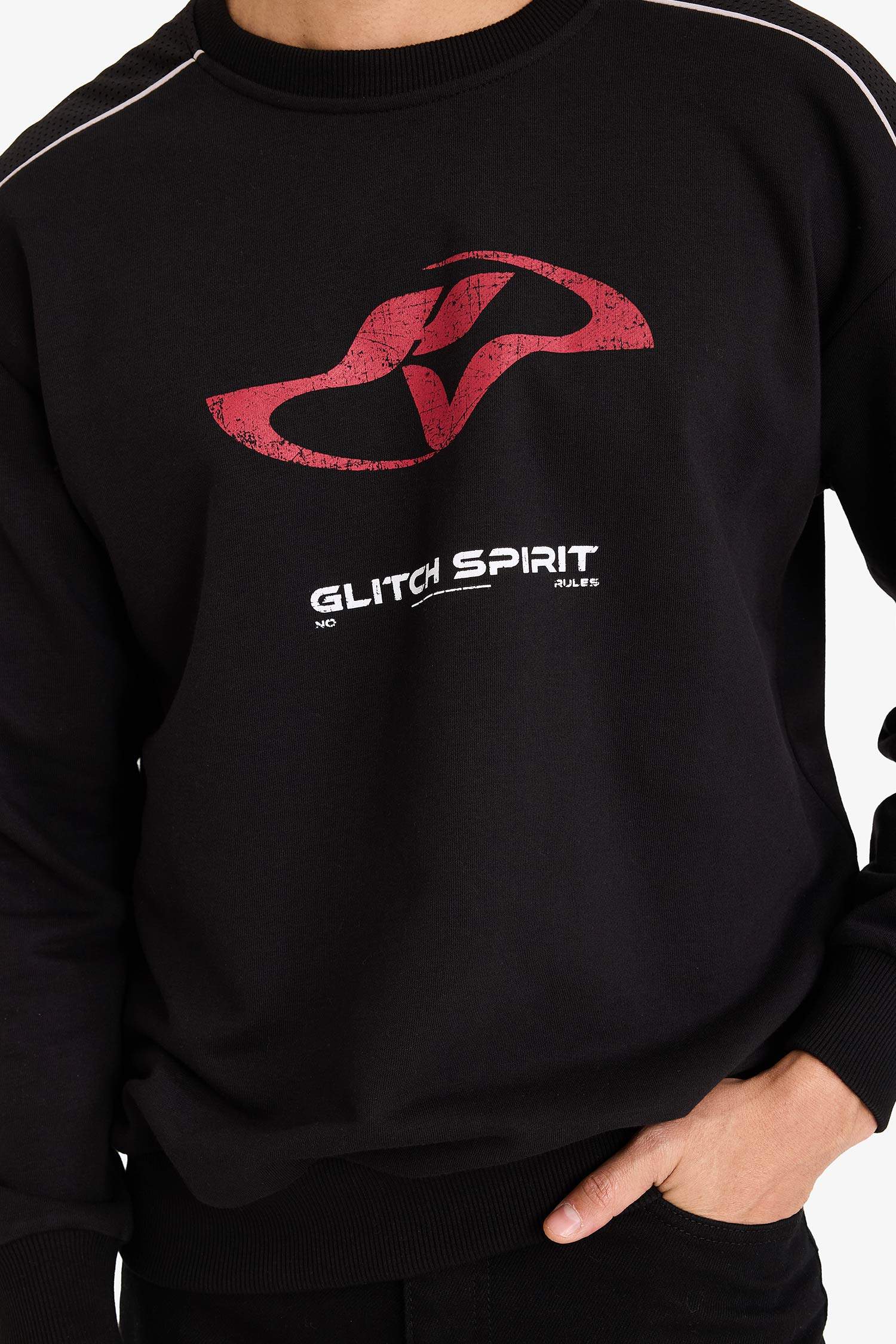 سويت شيرت مطبوع بقصة واسعة وياقة دائرية