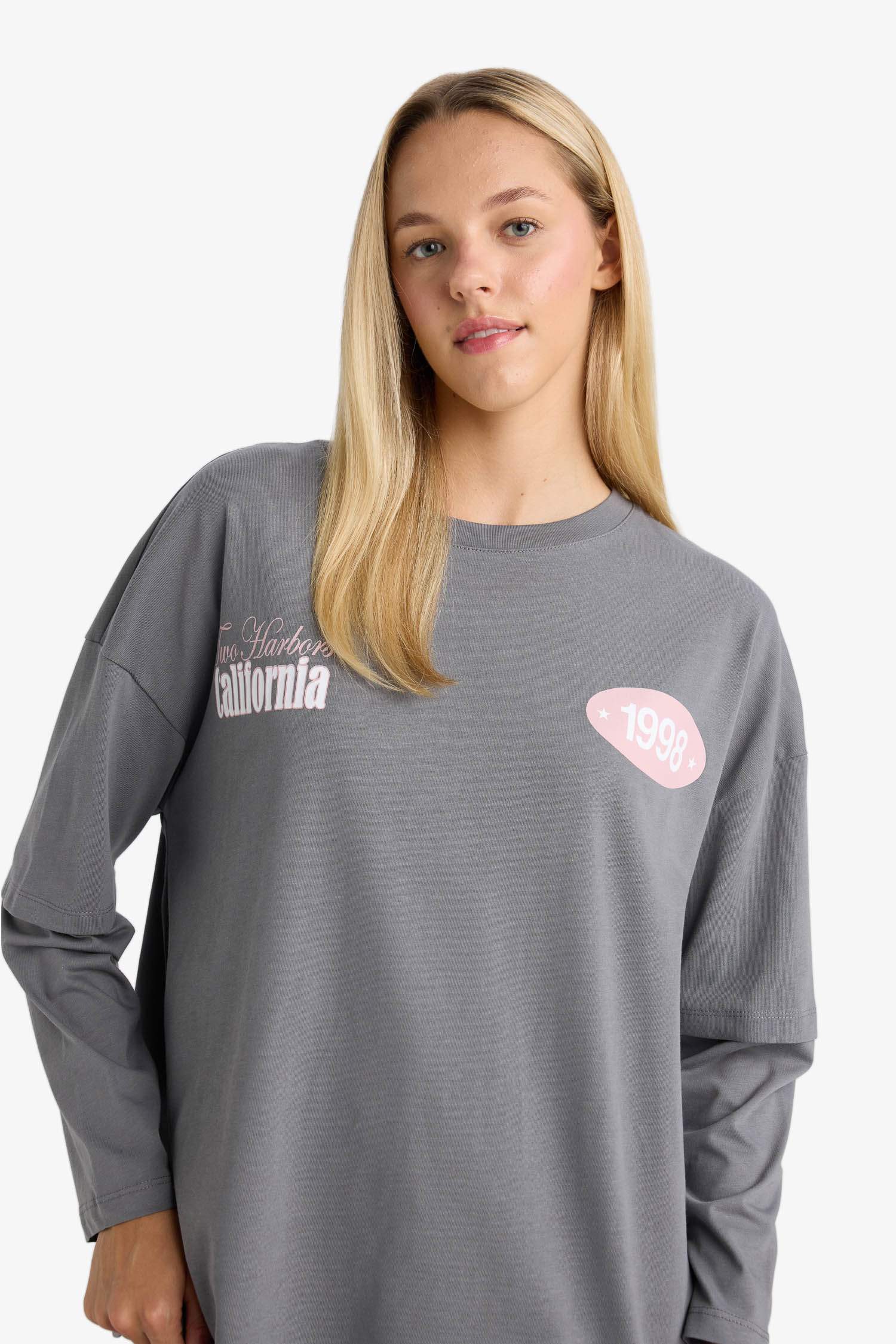 Loose Fit Bisiklet Yaka Sırt Baskılı Uzun Kollu Tişört