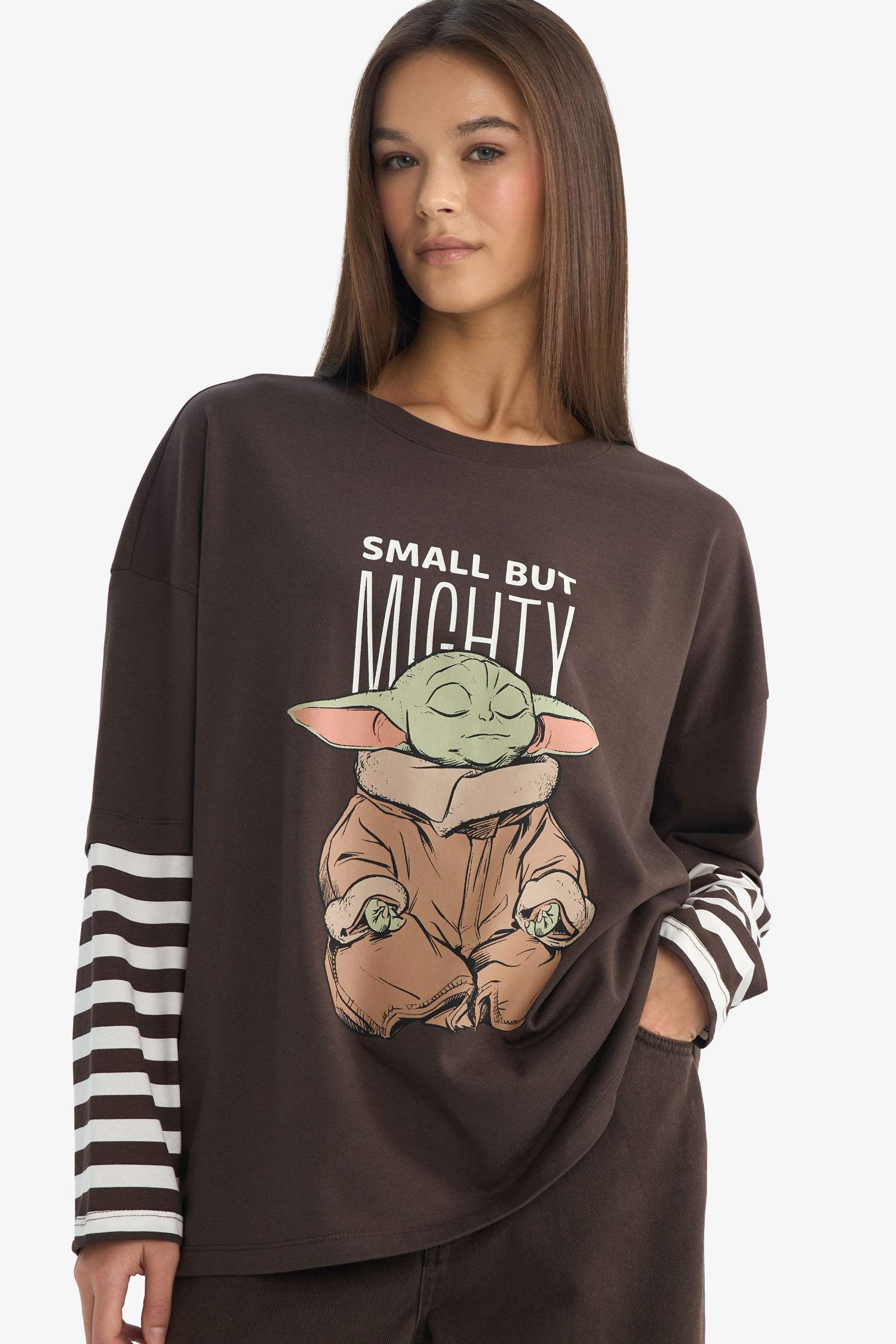 تيشيرت ردن طويل اوفر سايز برقبة مستديرة من ستار وورز