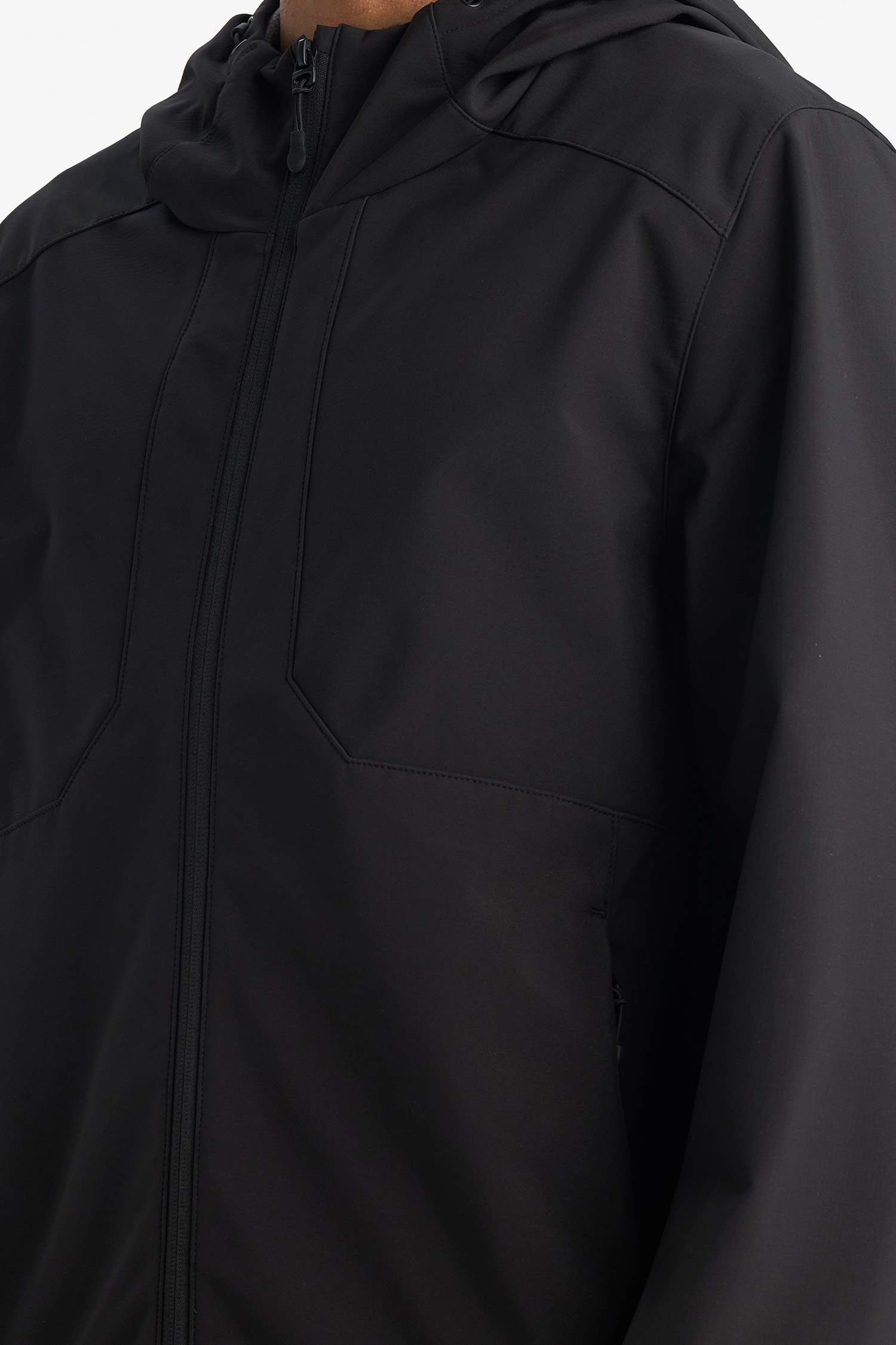 Ветрозащитная водоотталкивающая куртка на молнии с капюшоном Regular Fit