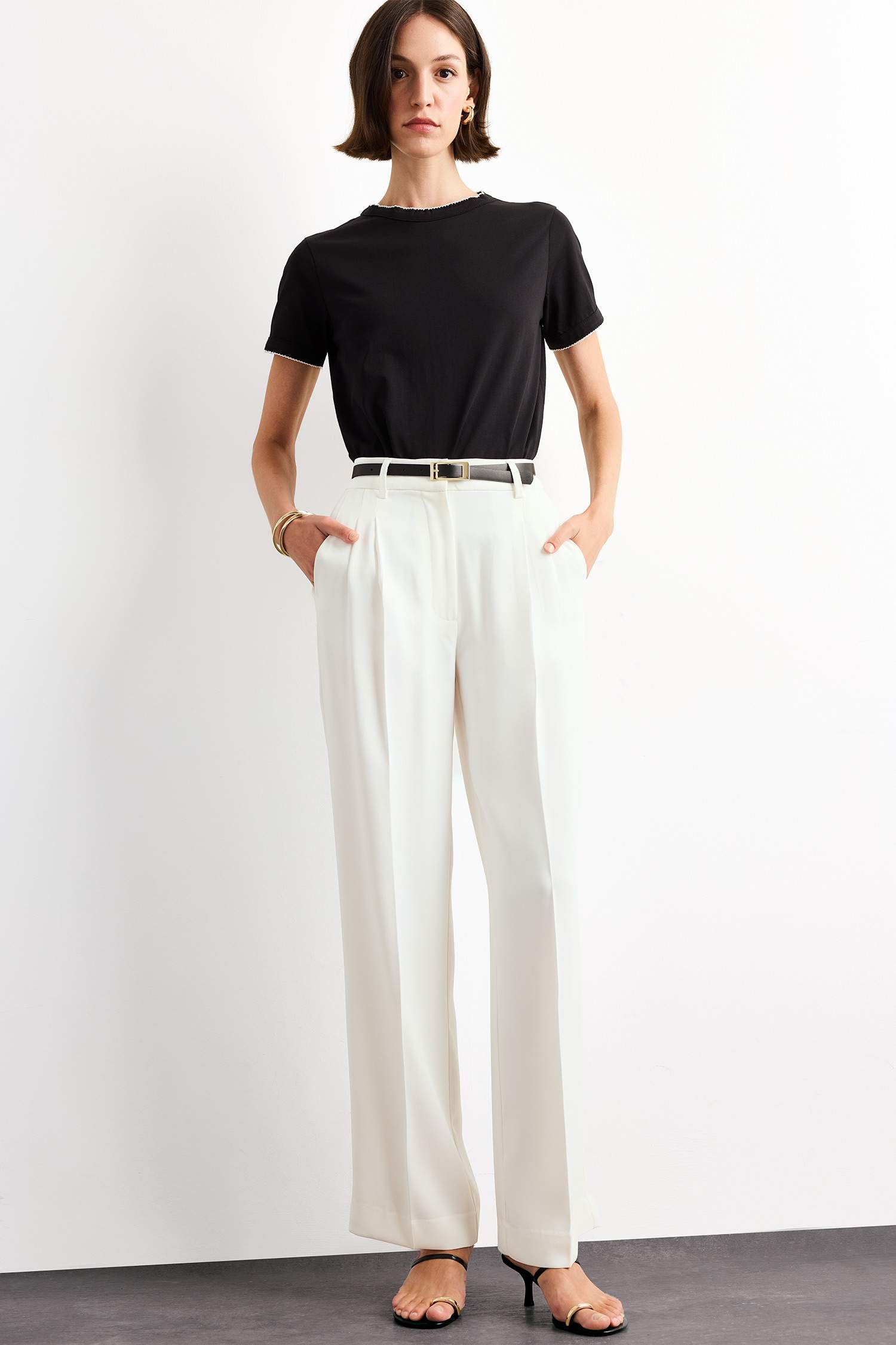 تيشيرت نص ردن وياخة مستديرة