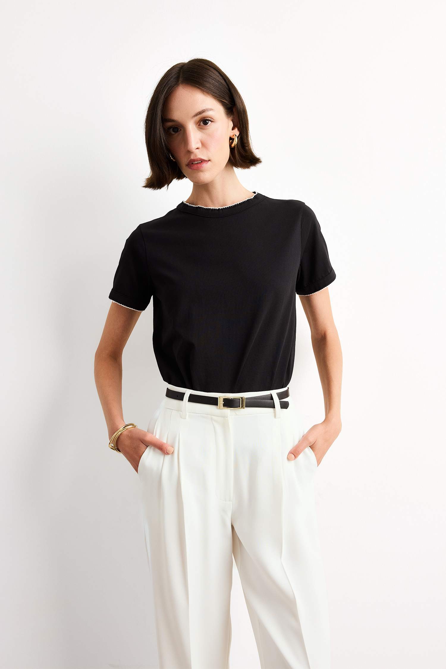 تيشيرت نص ردن وياخة مستديرة