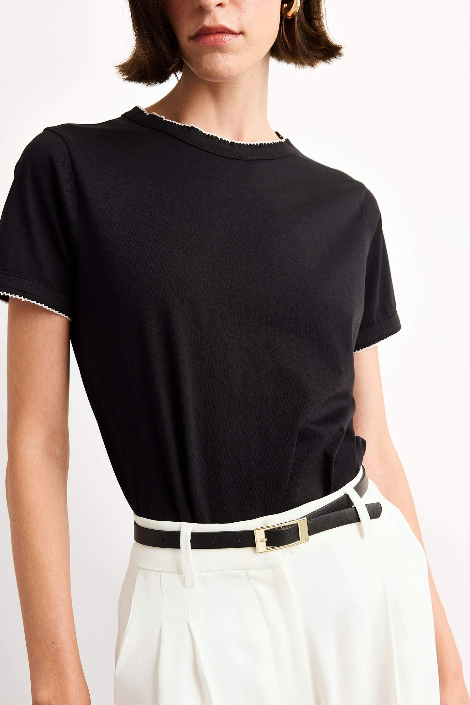 تيشيرت نص ردن وياخة مستديرة