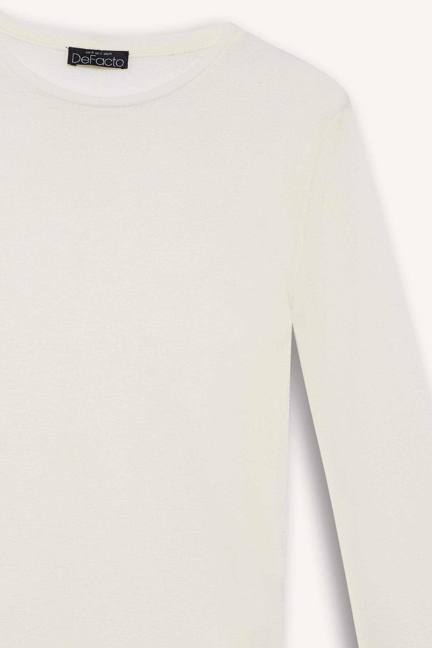 تيشيرت ردن طويل سليم فيت قصة ضيقة وياخة مستديرة