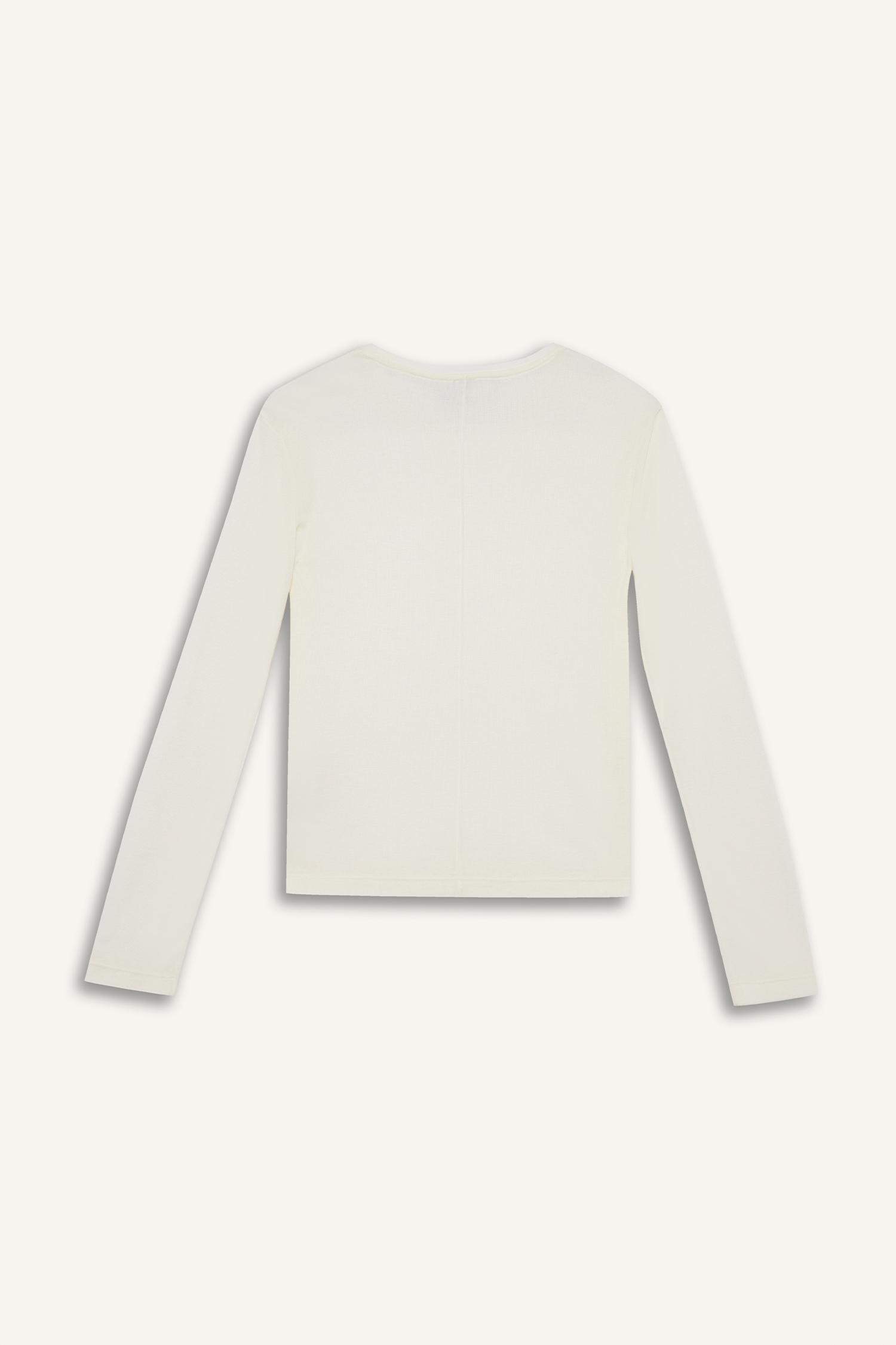 تيشيرت ردن طويل سليم فيت قصة ضيقة وياخة مستديرة