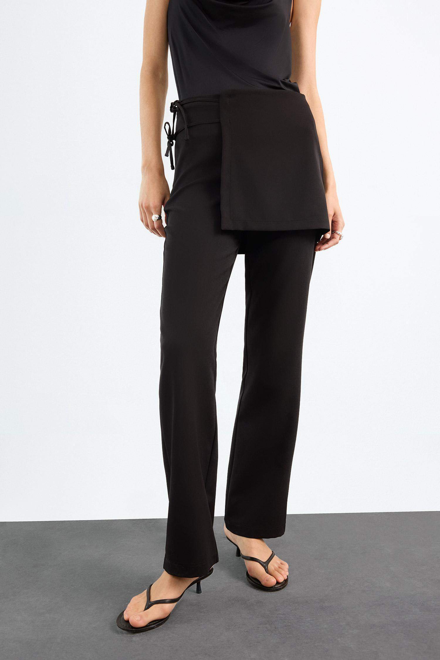 بنطرون قماش اسود برجل عادي وخصر برباط