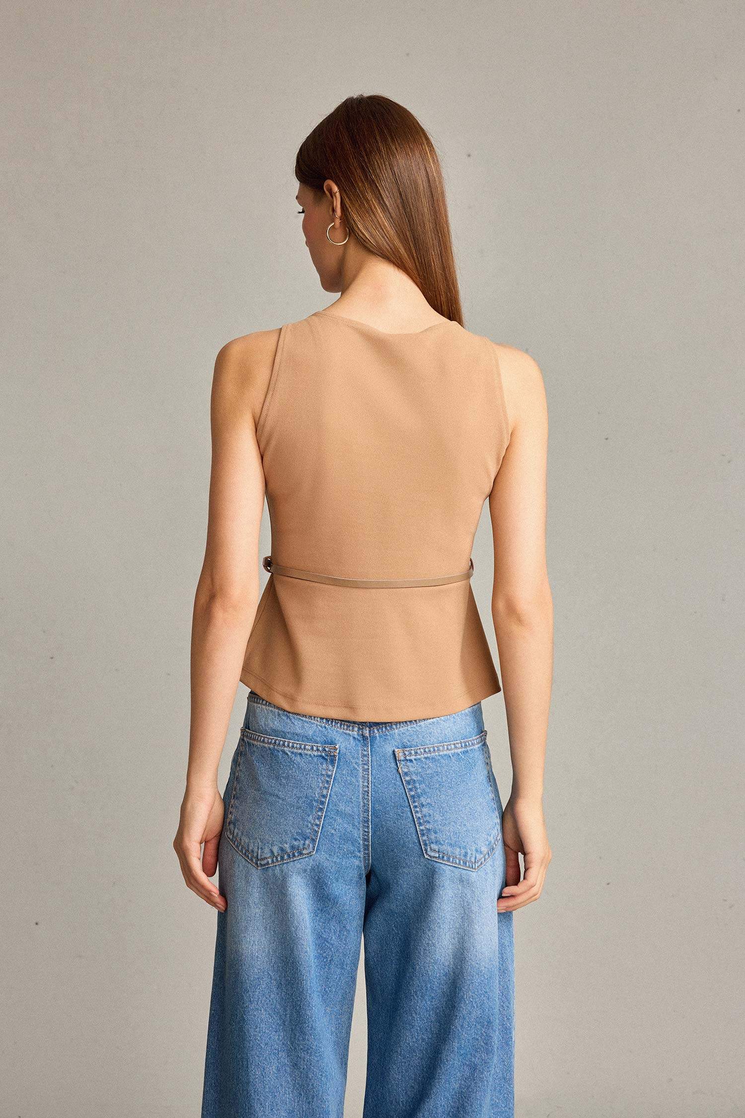 Fitted Crew Neck Belted Sleeveless Blouse