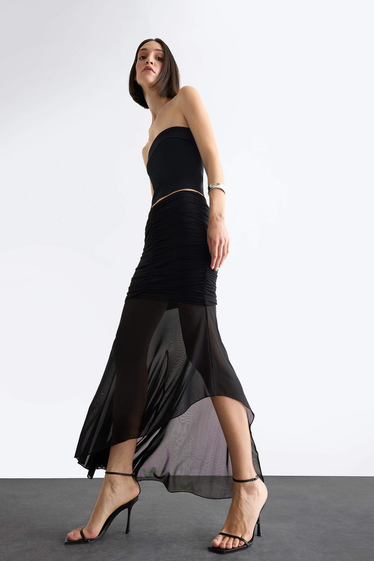 Asimetrik Drapeli Midi Etek