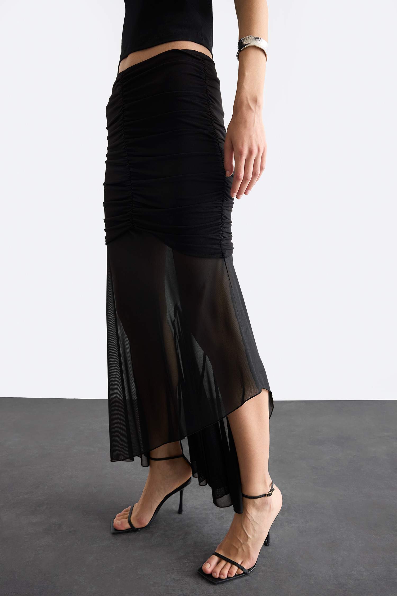 Asimetrik Drapeli Midi Etek