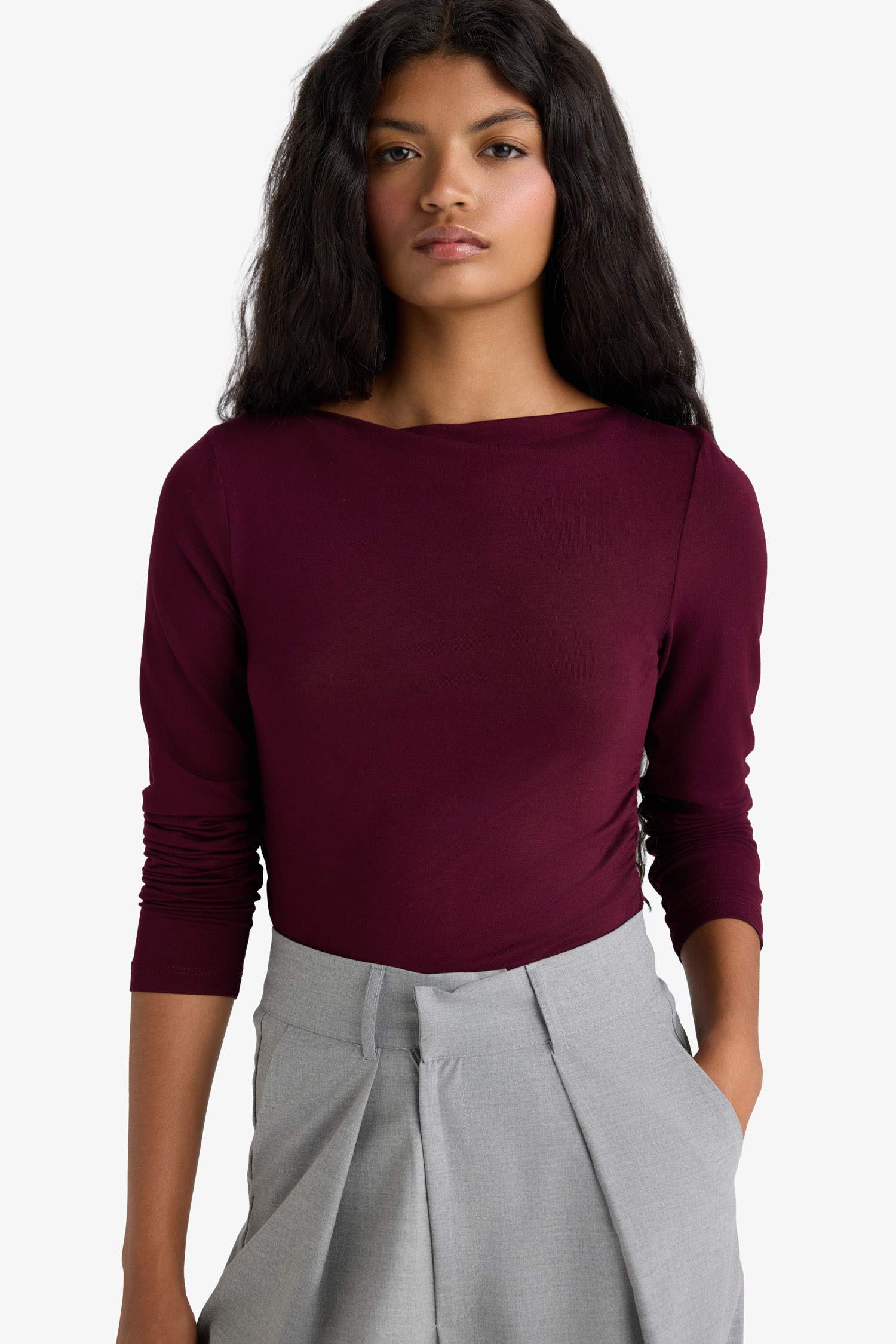 Slim Fit Dar Kesim Kayık Yaka Uzun Kollu Tişört