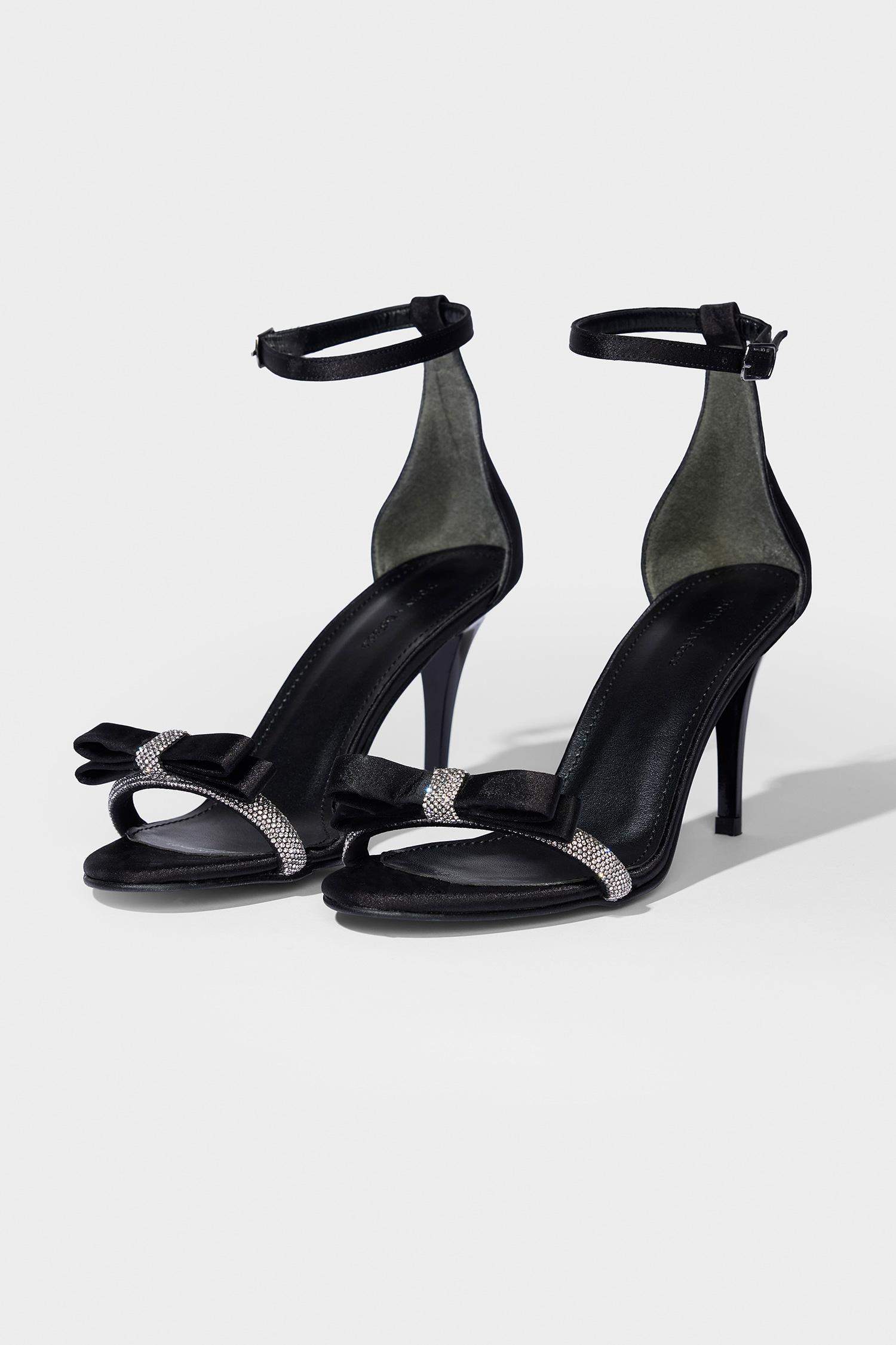 DCEY x DeFacto Kadın Taşlı Fiyonk Detaylı Topuklu Ayakkabı