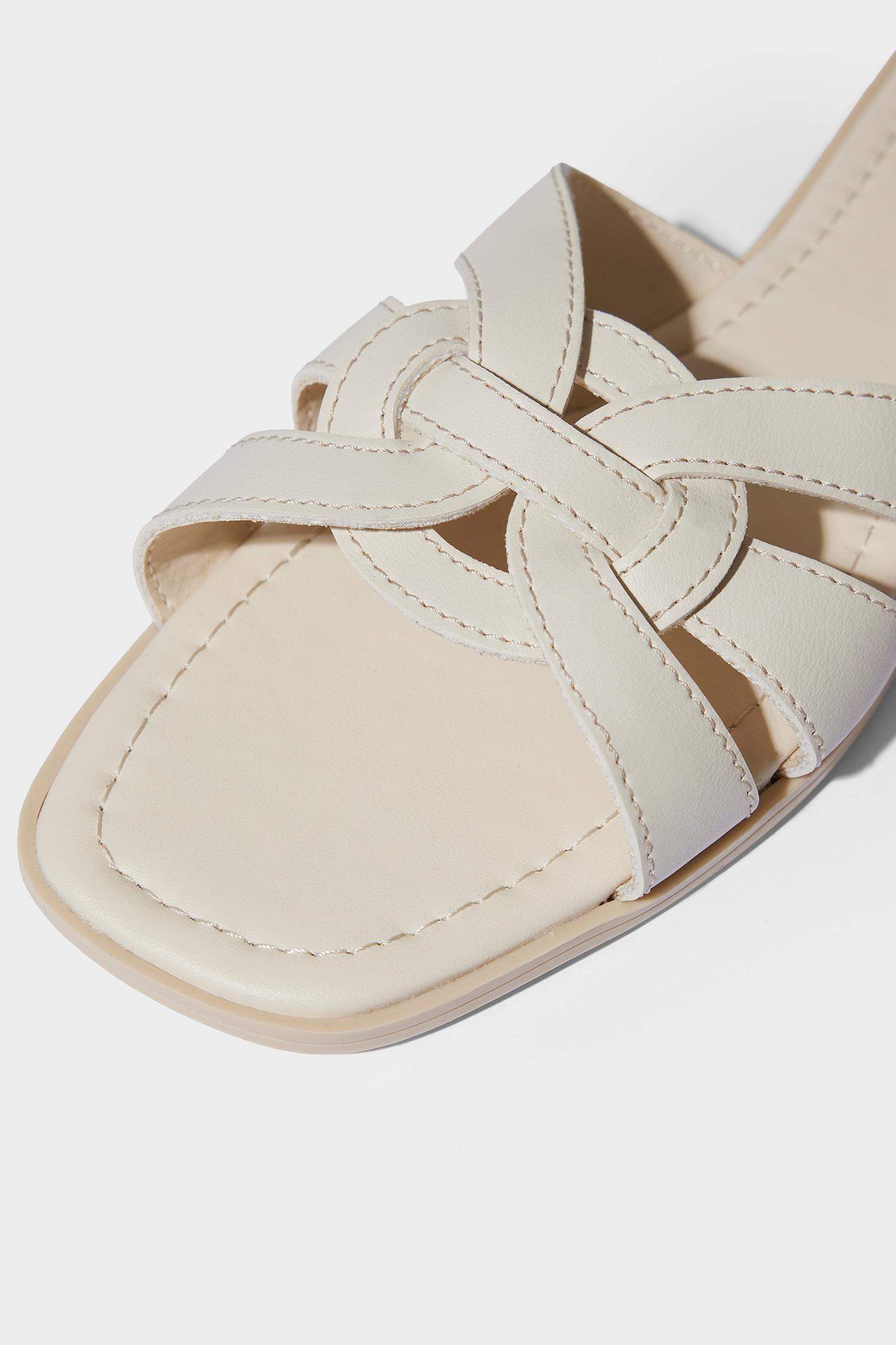 شبشب نسائي بكعب مسطح DCEY x DeFacto