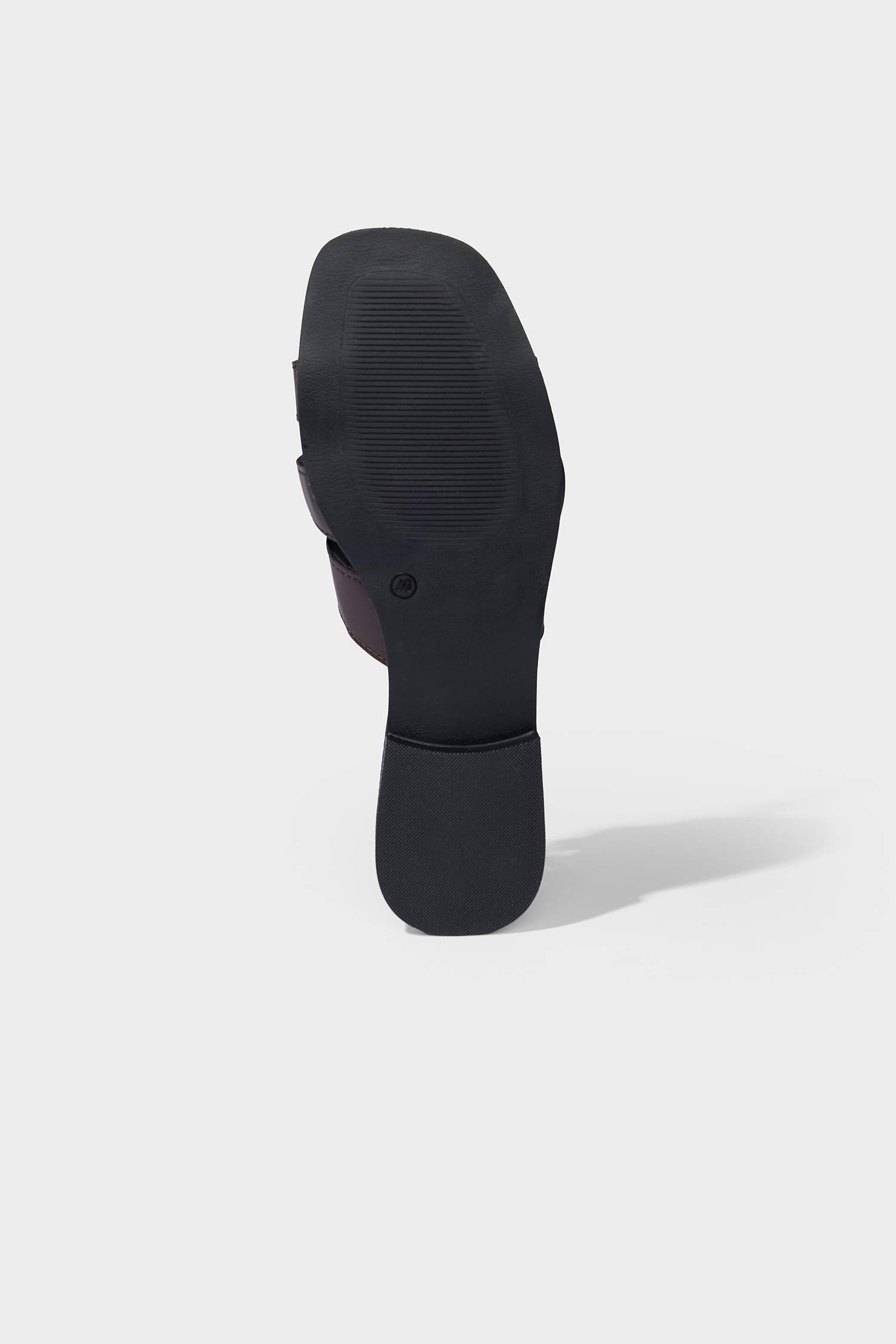 شبشب نسائي بكعب مسطح DCEY x DeFacto