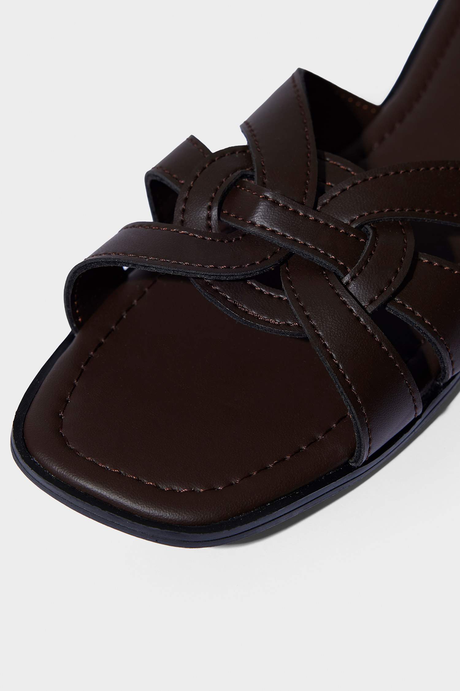 شبشب نسائي بكعب مسطح DCEY x DeFacto