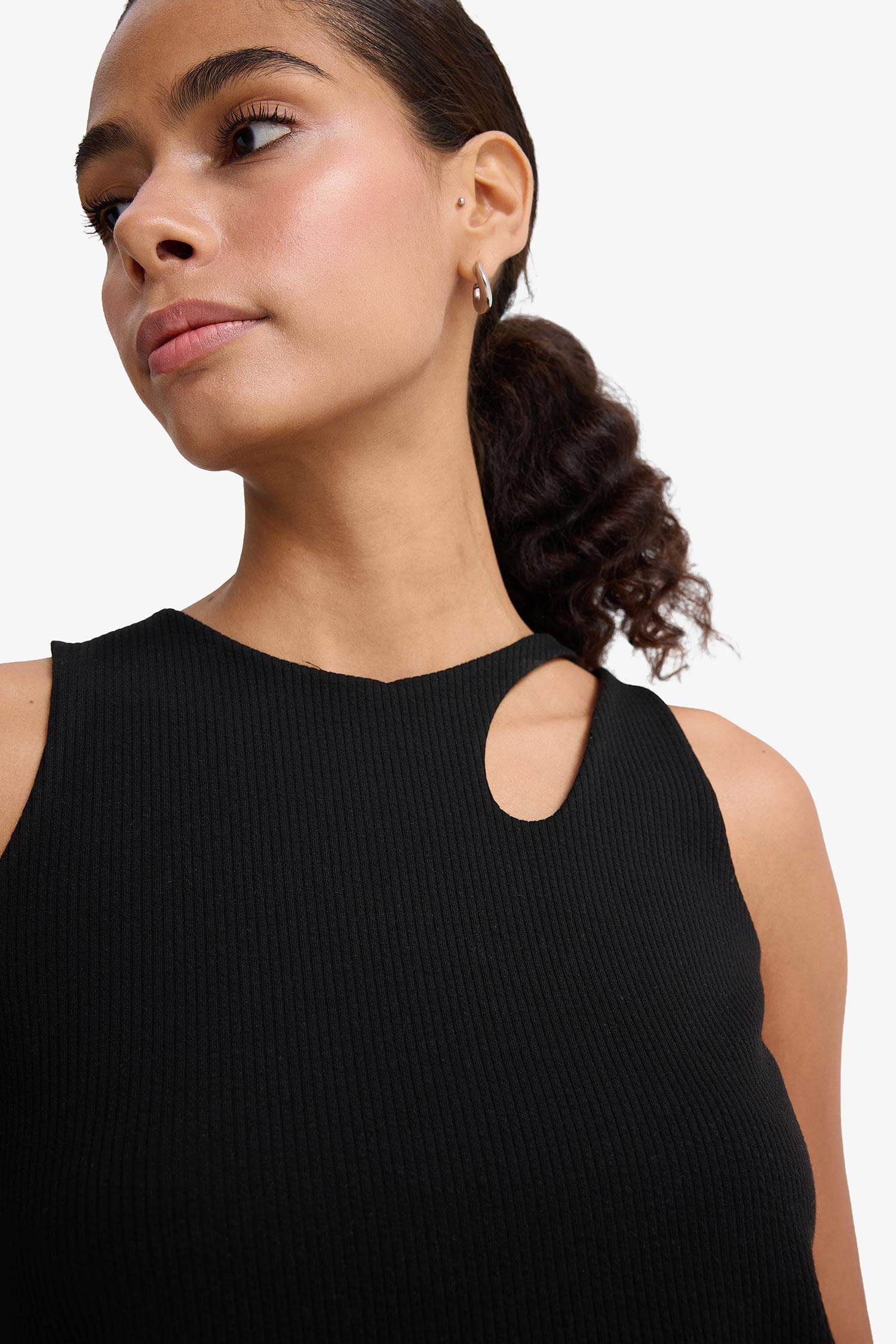 Slim Fit Dar Kesim Bisiklet Yaka Fitilli Kaşkorse Atlet