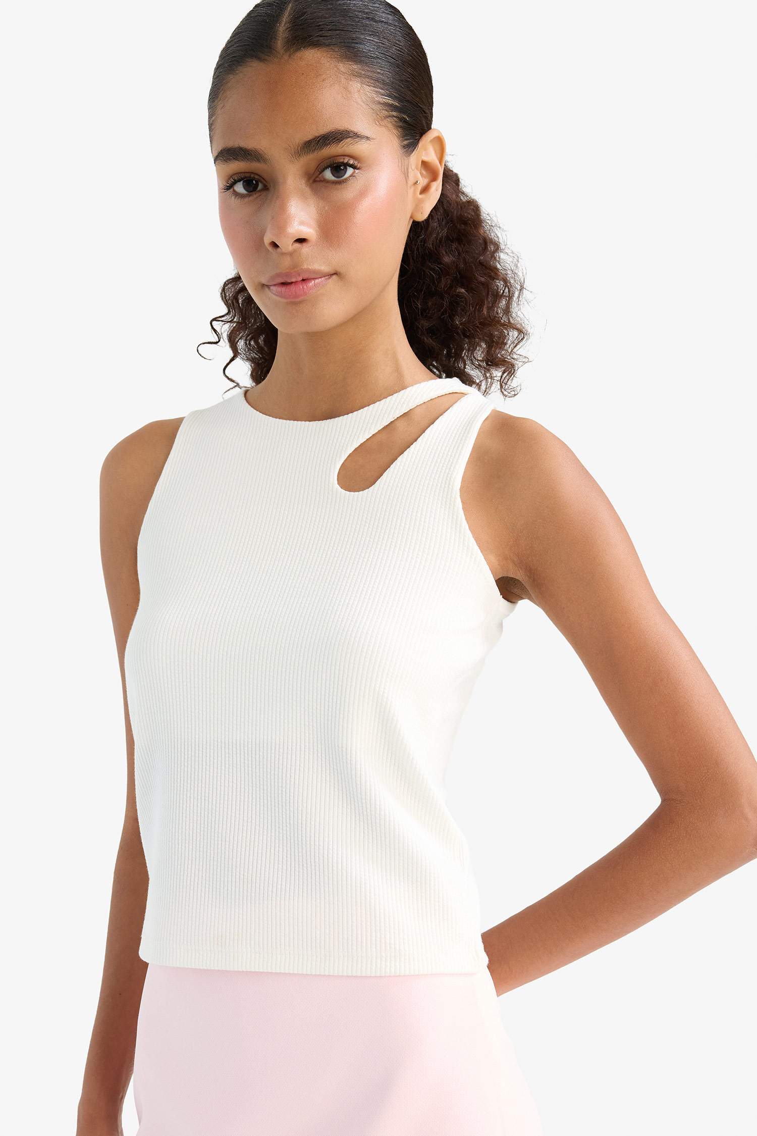 Slim Fit Camisole Crew Neck Tank Top