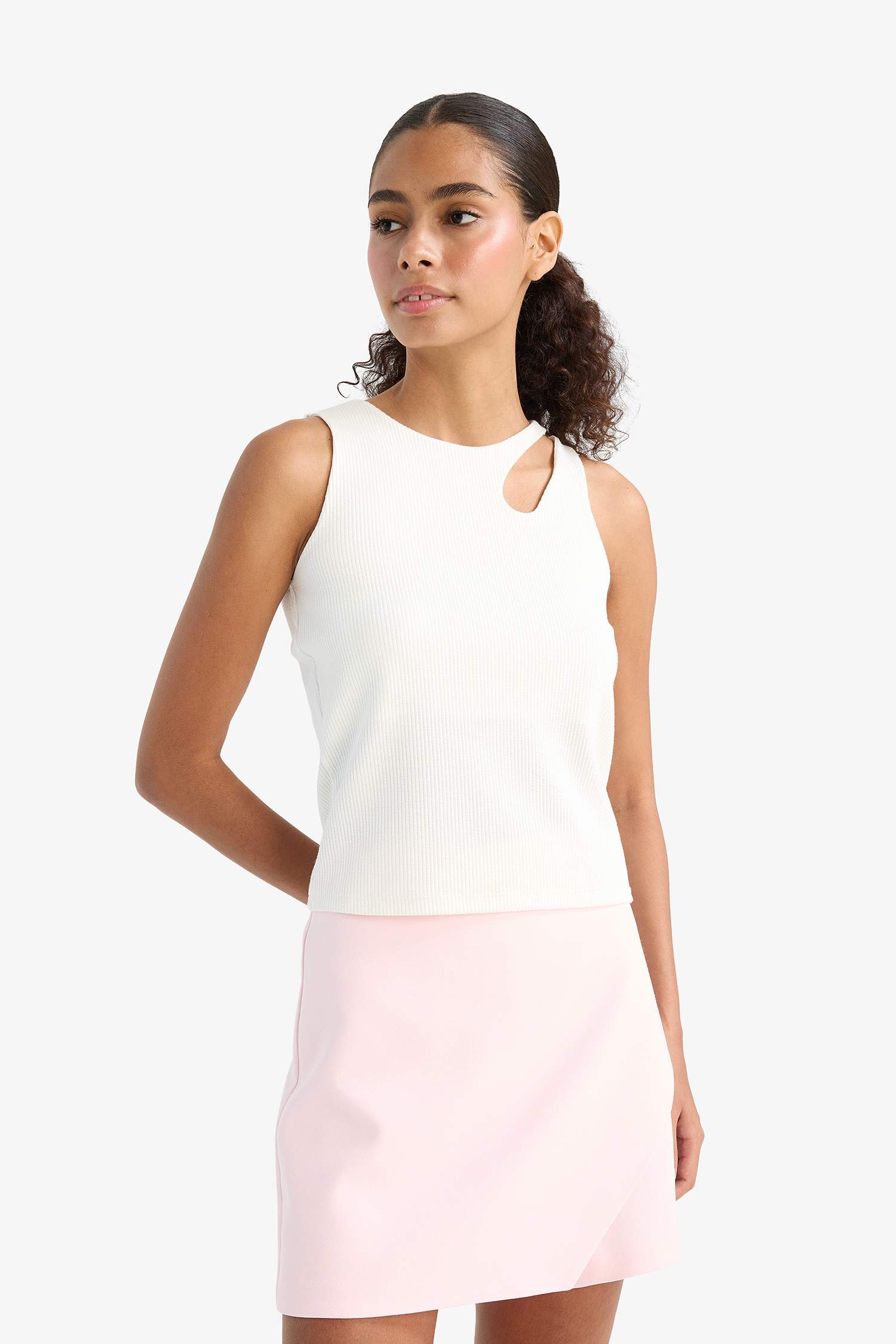 Slim Fit Camisole Crew Neck Tank Top