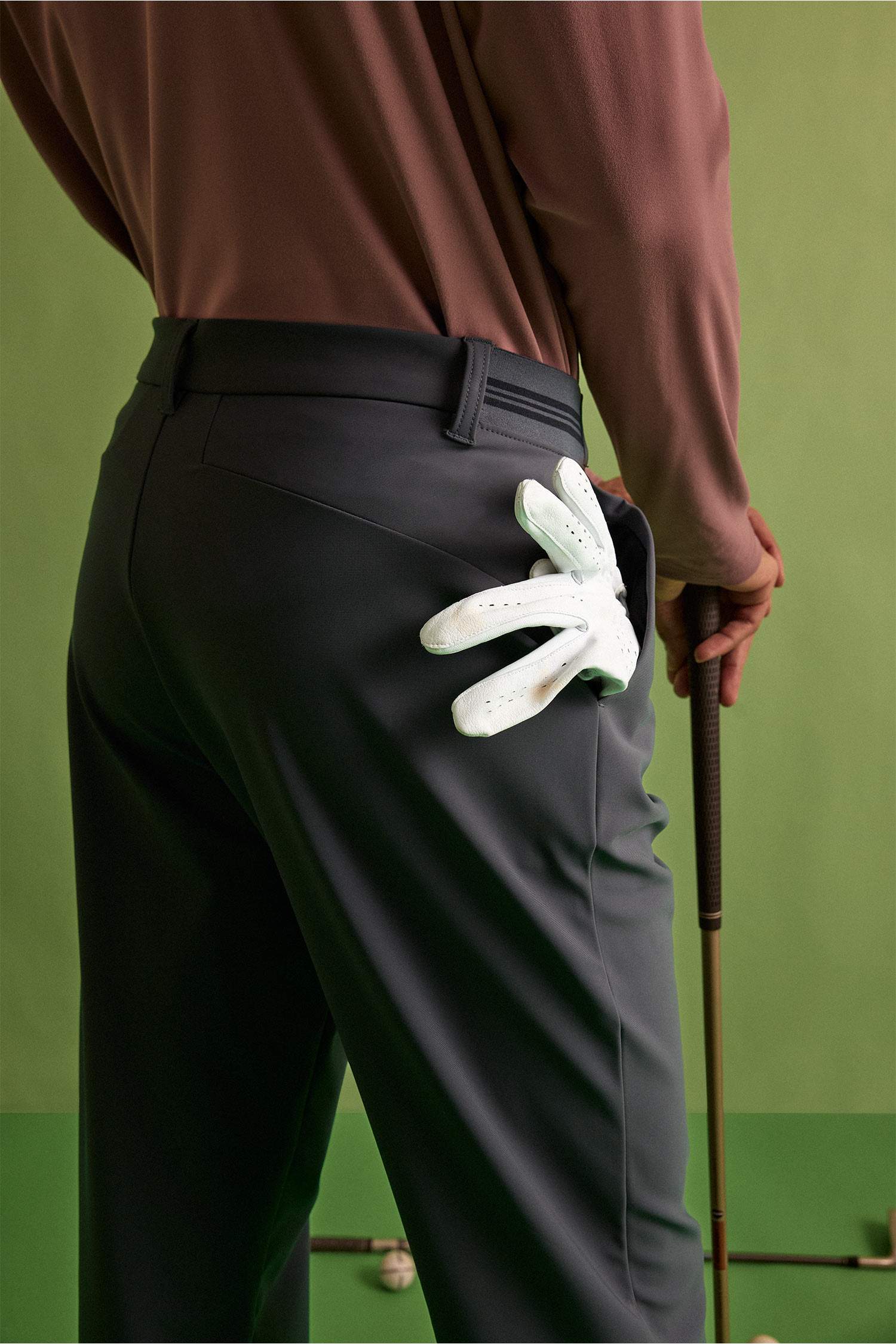 بنطرون قصة مستقيمة ورجل عادية