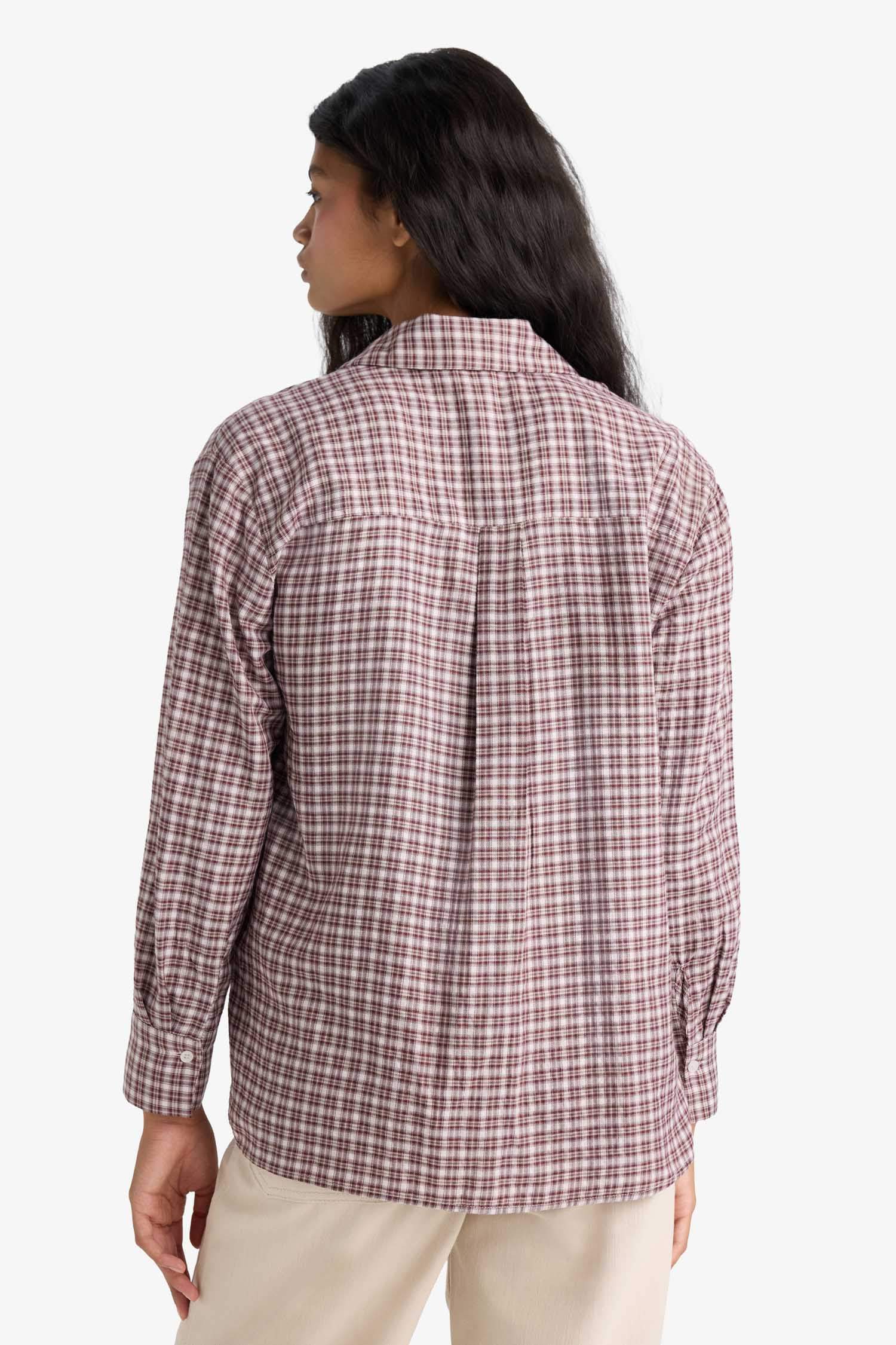 قميص كم طويل فلانيل كاروهات قصة عادية برقبة قميص