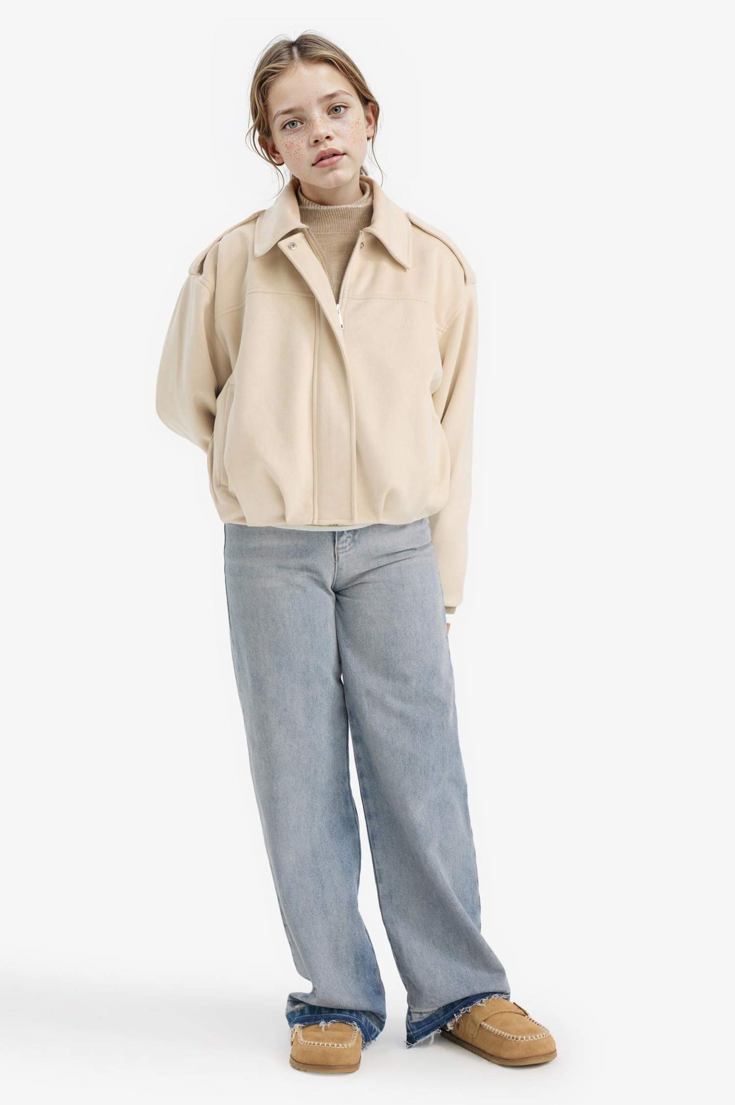 Куртка с V-образным вырезом для девочек