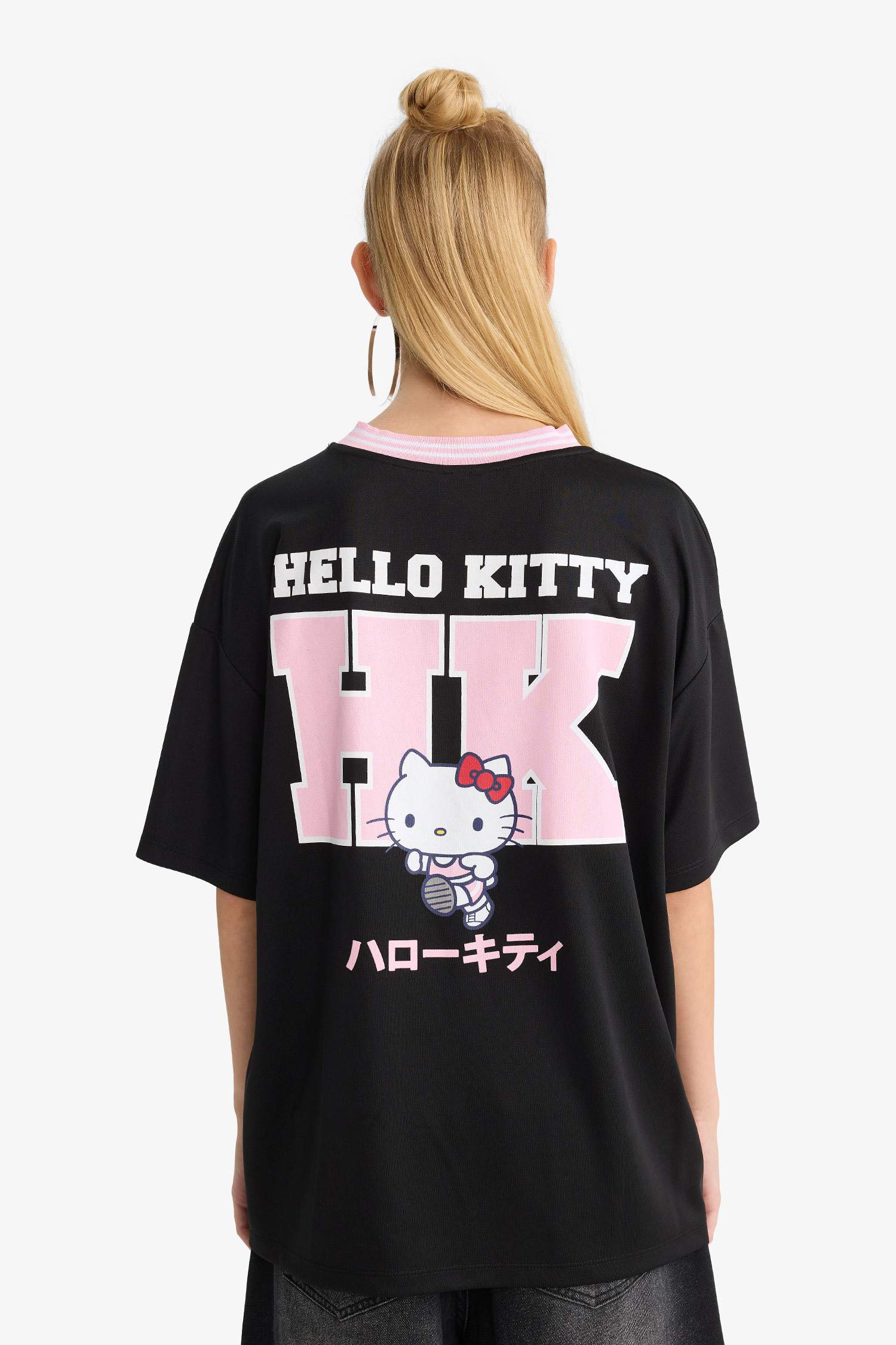 تيشيرت نص ردن اوفر سايز بطبعة من الخلف من هيلو كيتي