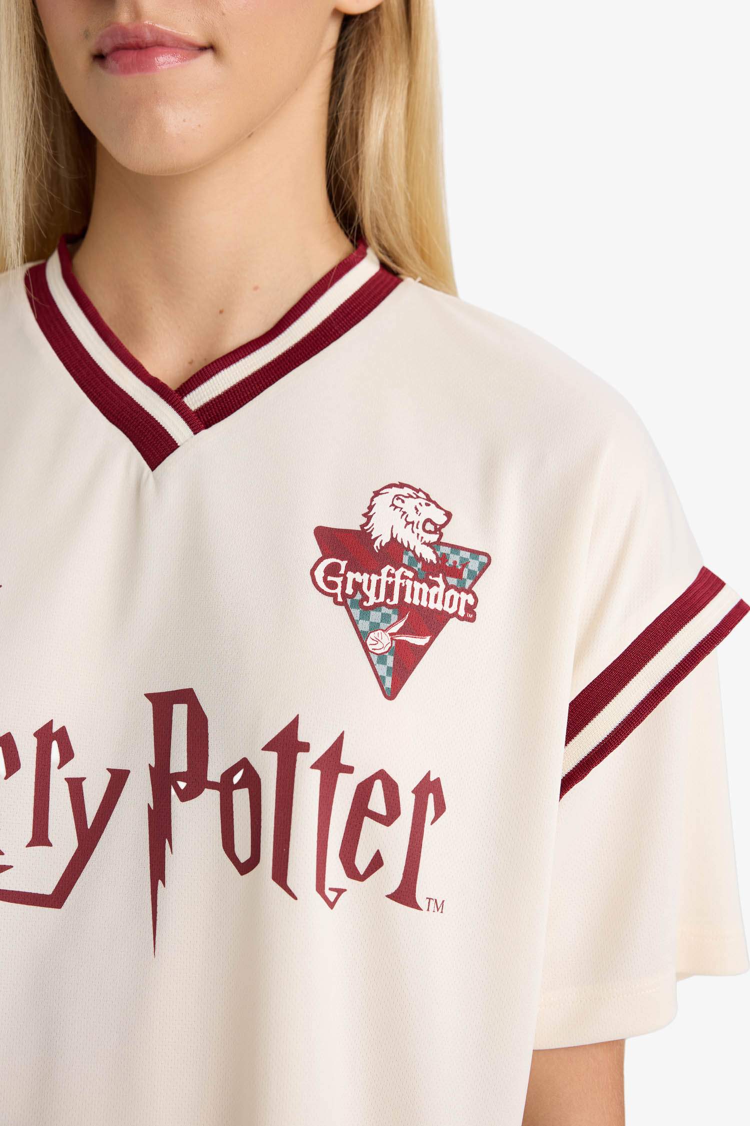 تيشيرت نص ردن اوفر سايز بياخة V من هاري بوتر