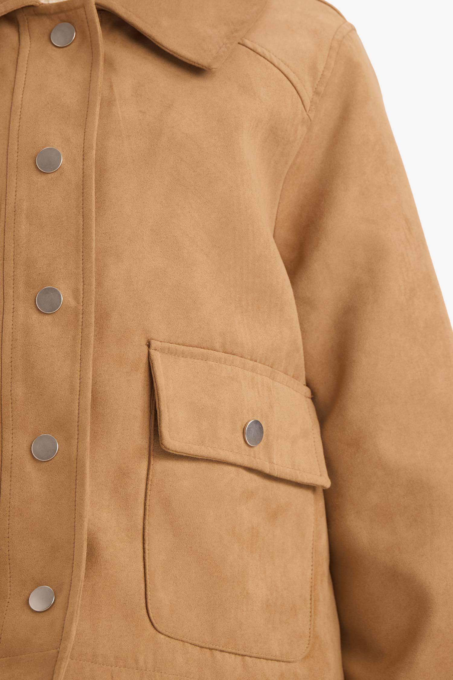 جاكيت بناتي خفيف بياخة مستديرة