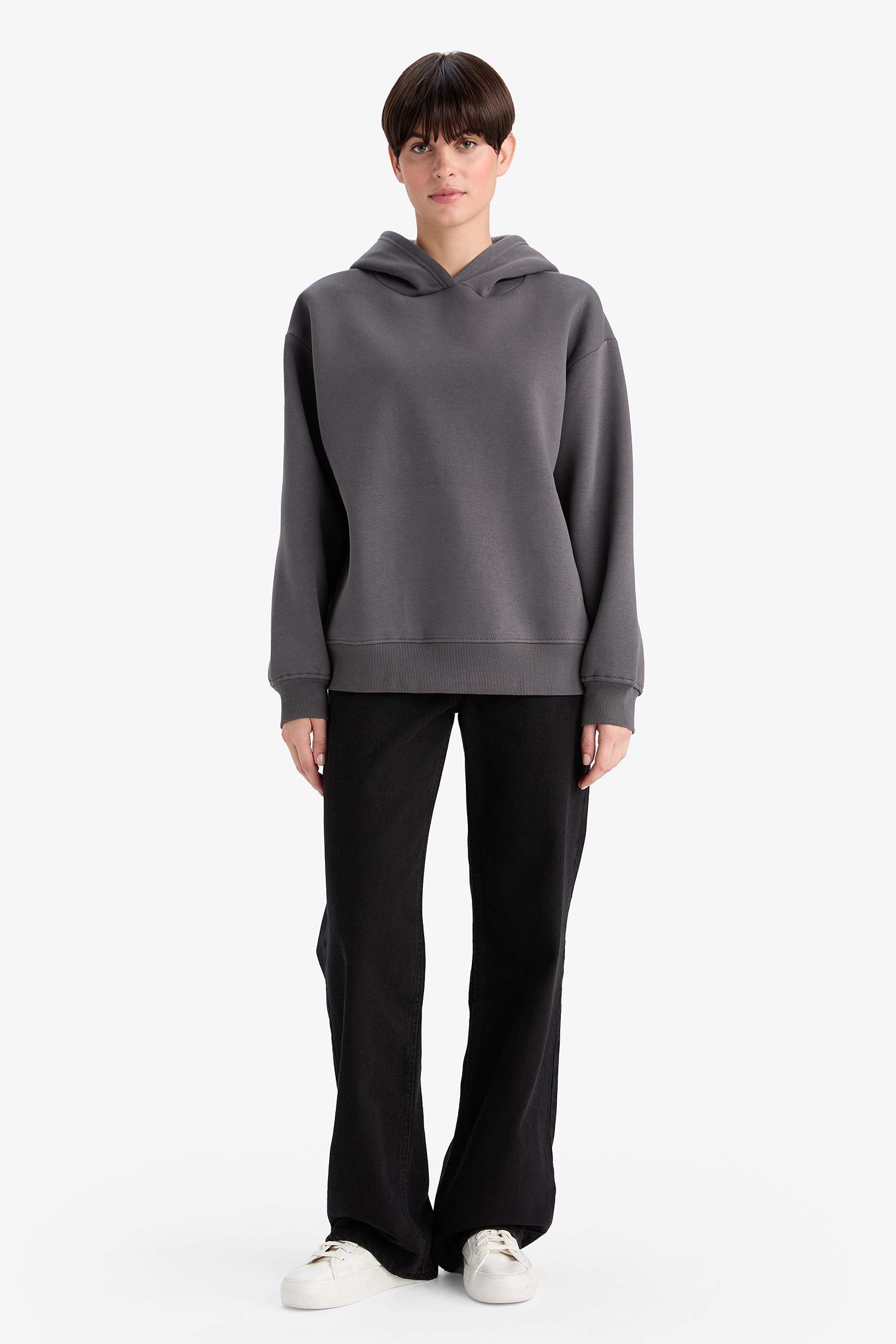 سويت شيرت قصة مريحة