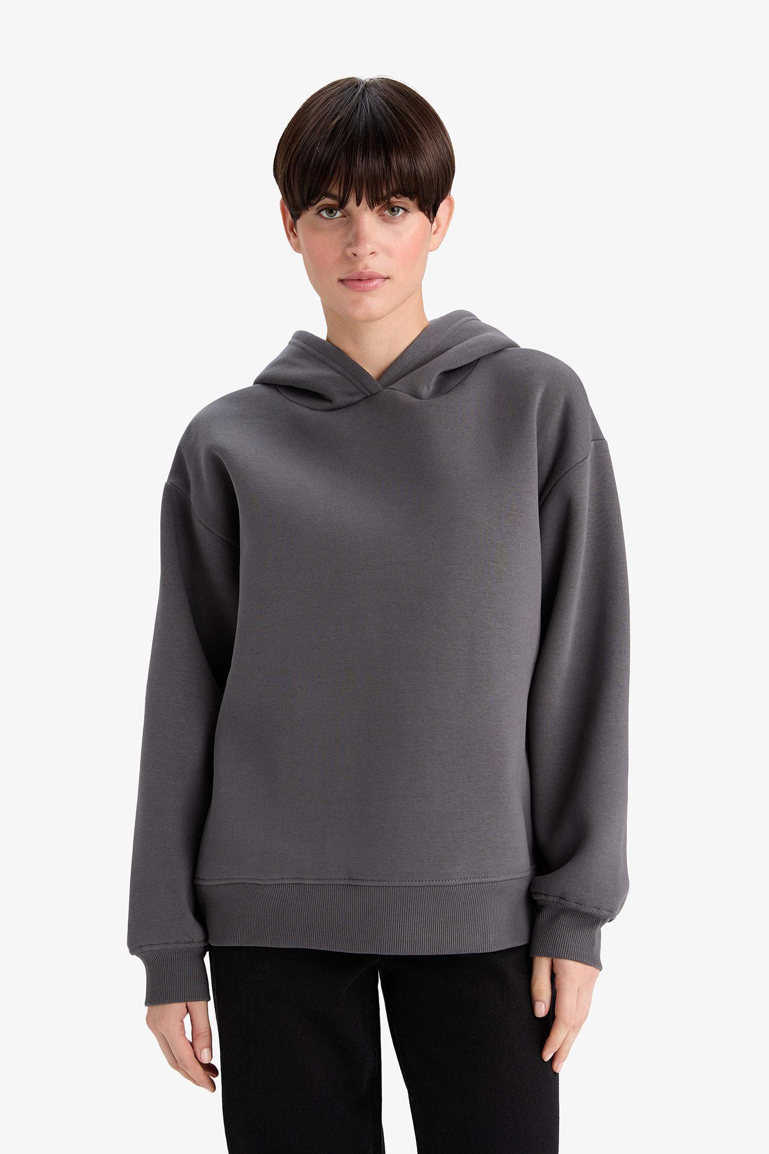 سويت شيرت قصة مريحة