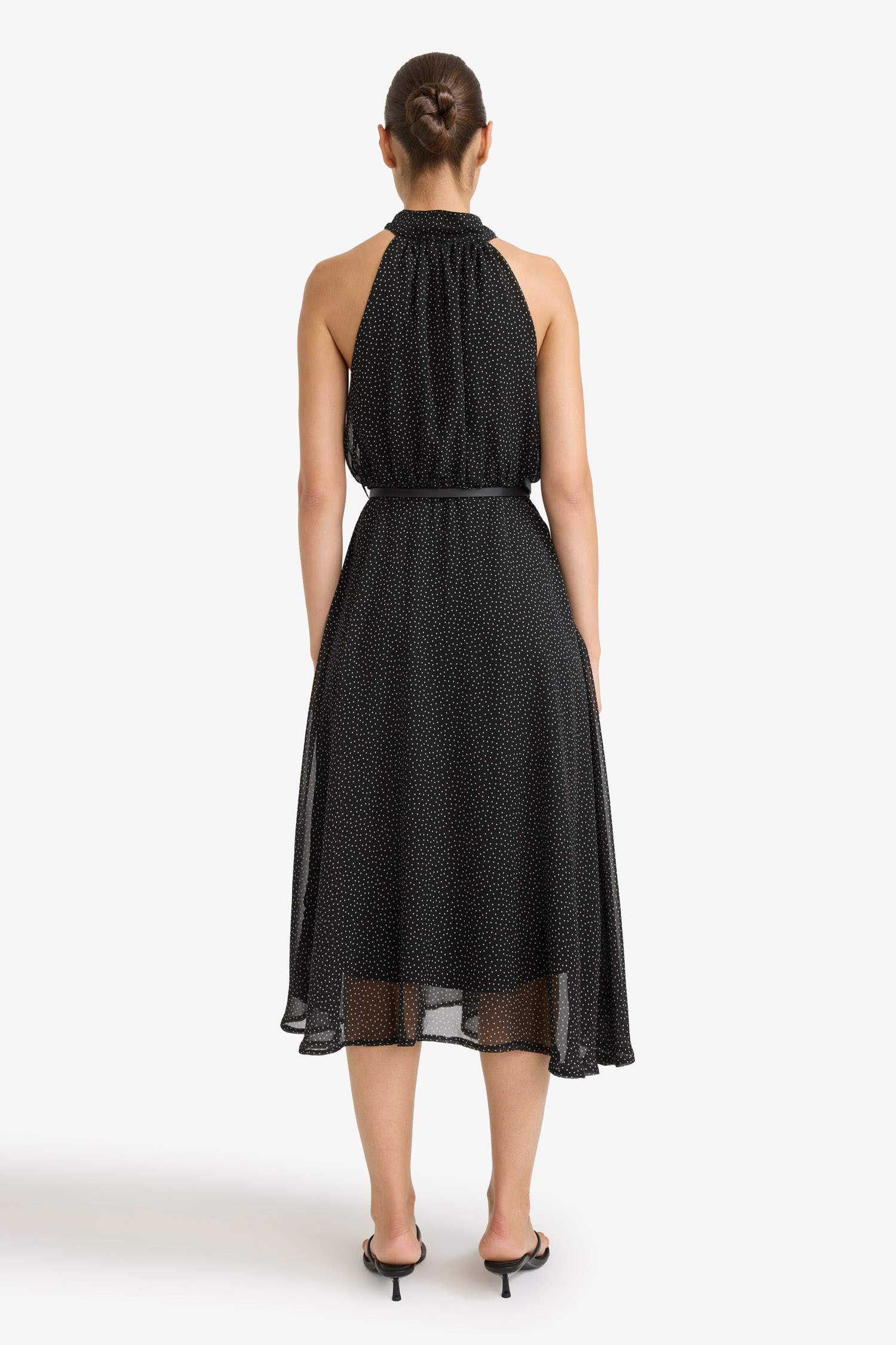 Puantiyeli Bağlamalı Yaka Kemerli Kolsuz Midi Elbise