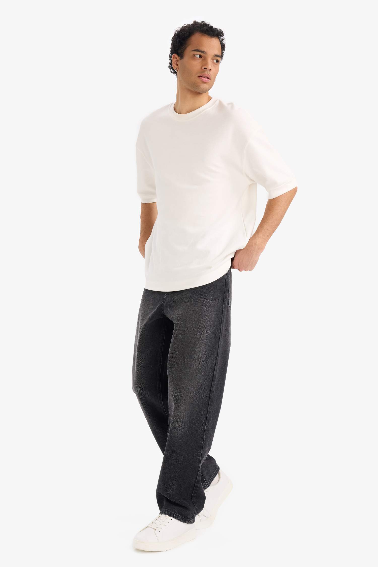 سروال جينز باجي وايد ليج