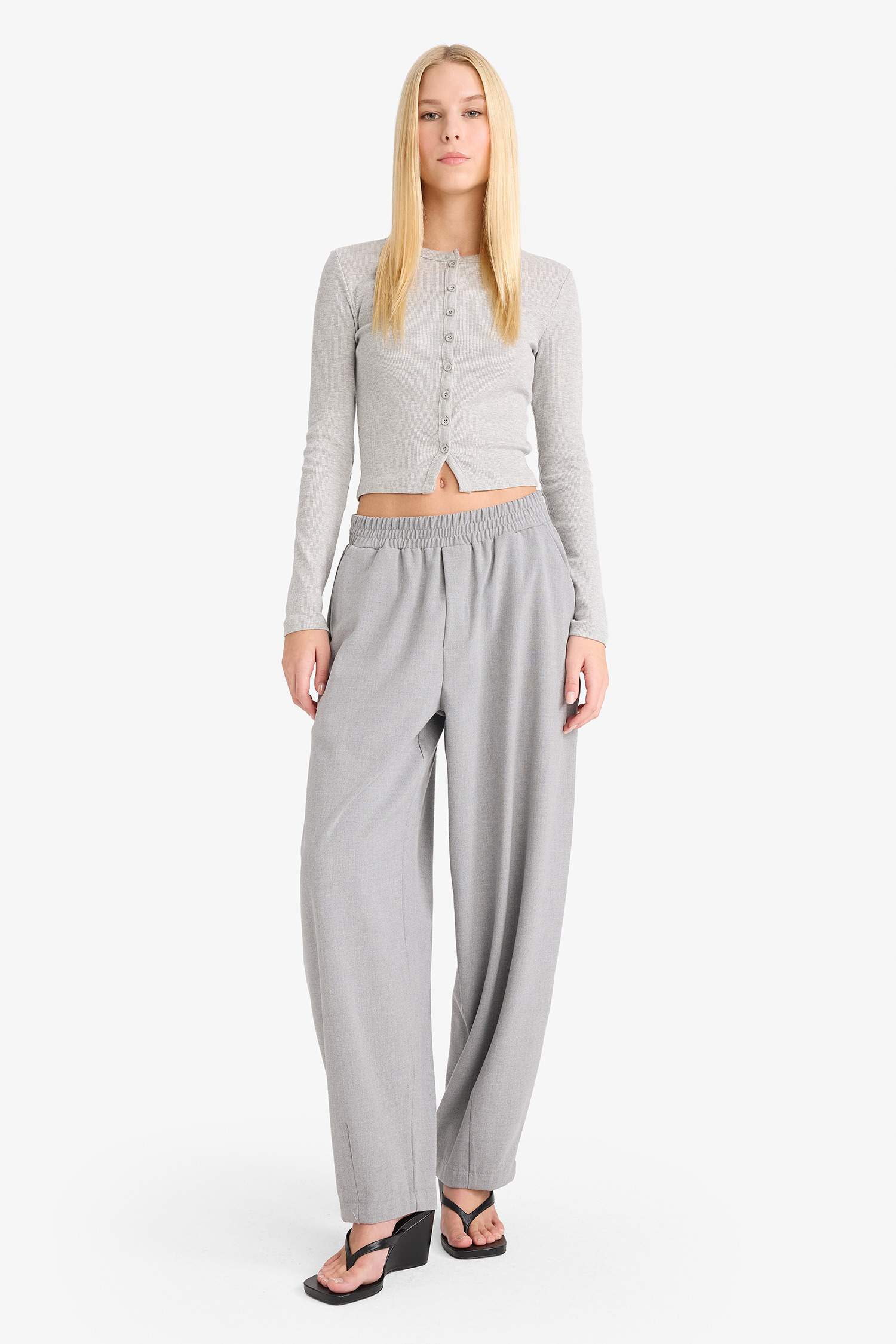 Slim Fit Crew Neck Camisole Cardigan