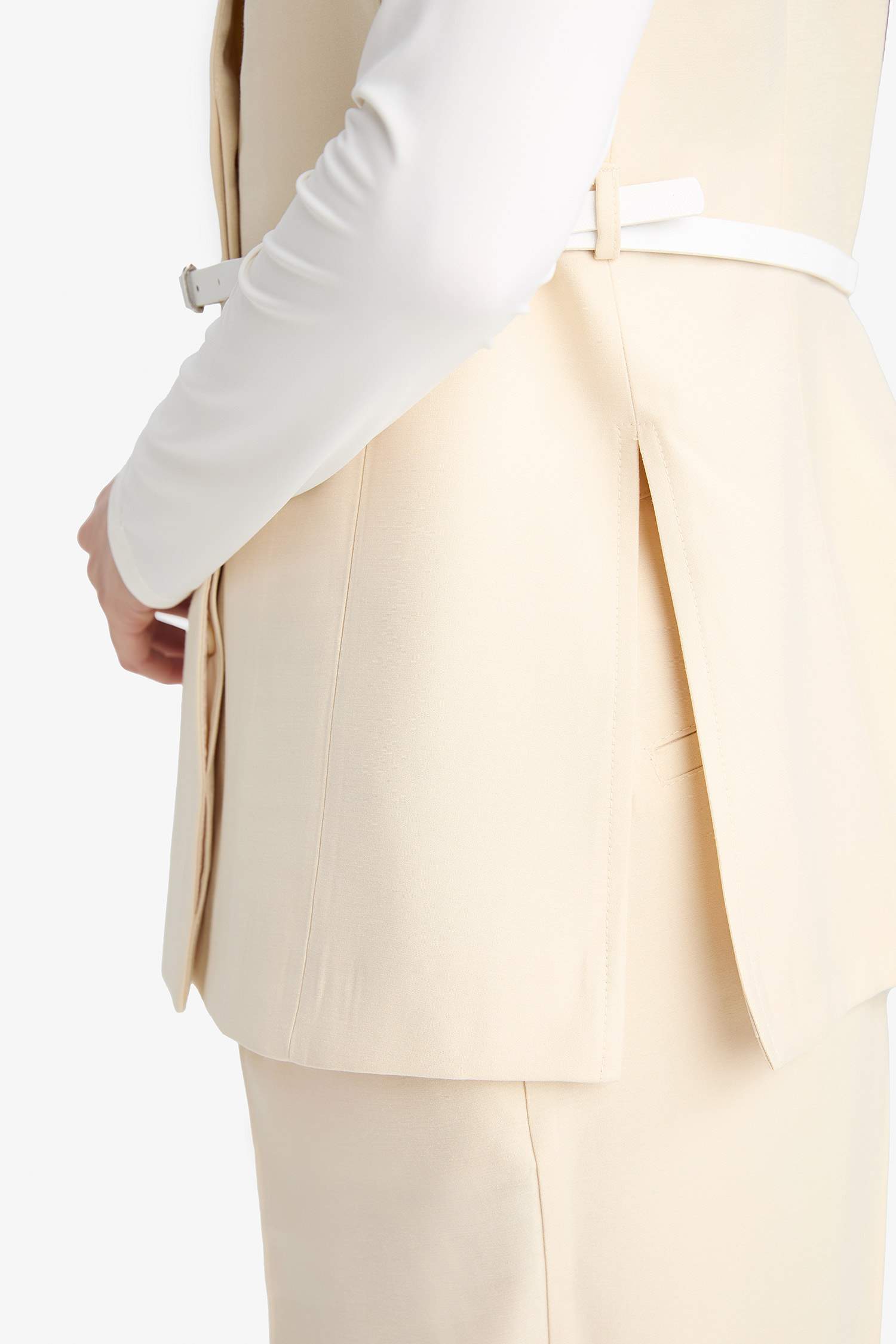 Regular Fit Kemerli Kolsuz Yelek