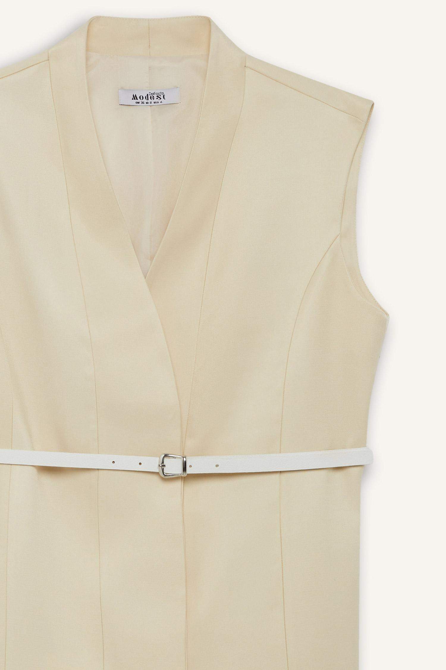 Regular Fit Kemerli Kolsuz Yelek