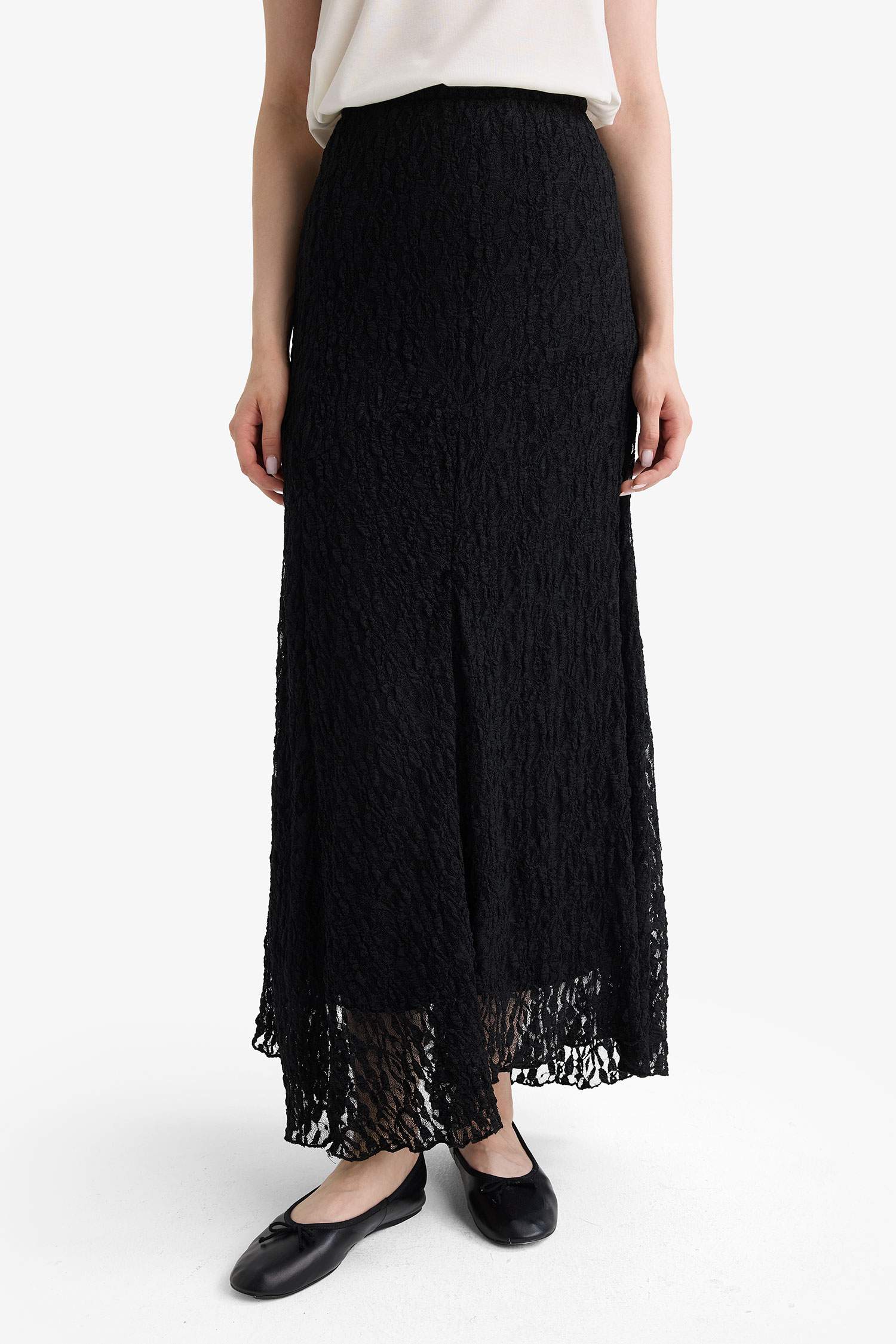 Asymmetric Lace Knitted Skirt