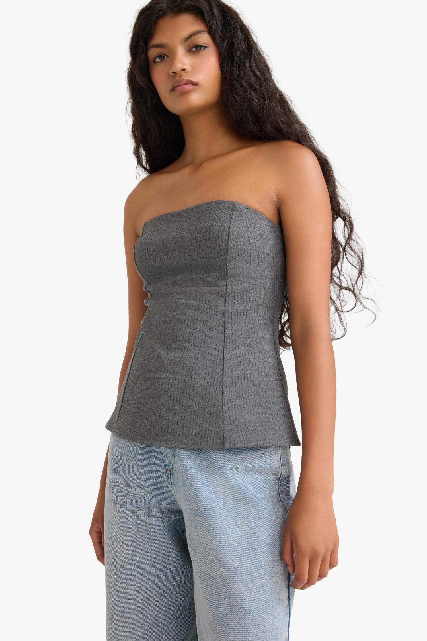 Slim Fit Strapless Sleeveless Blouse