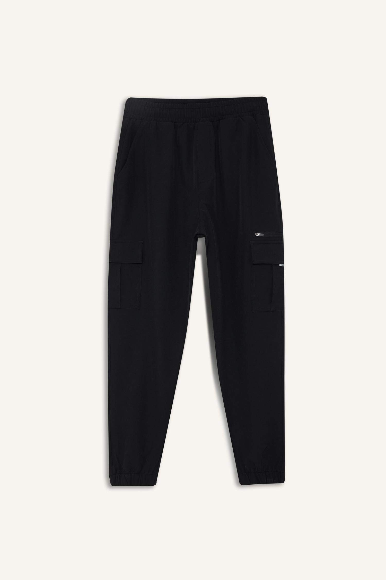 Standard Fit Woven Jogger