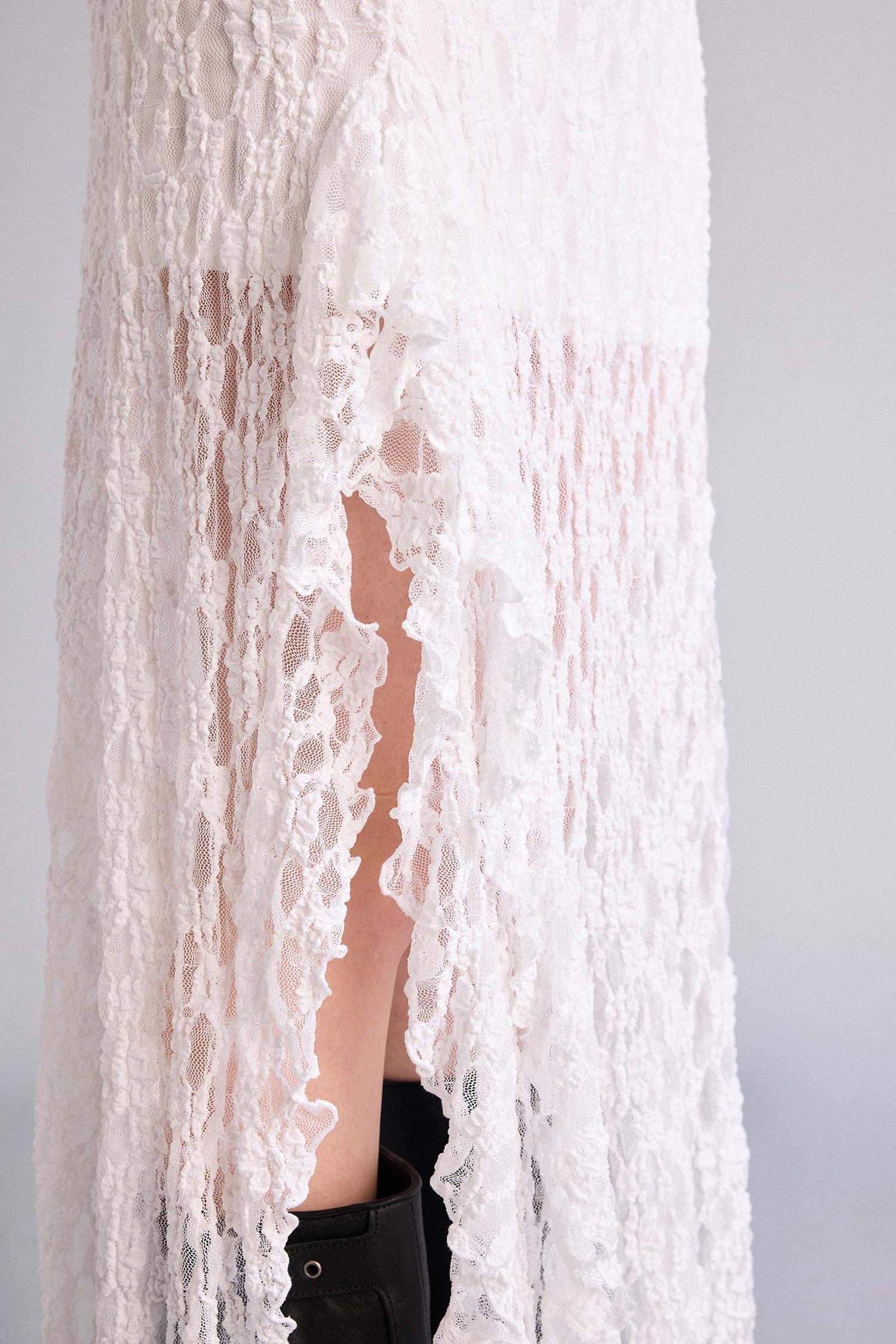 جيبة تريكو طويلة دانتيل بقصة A وخصر عالي