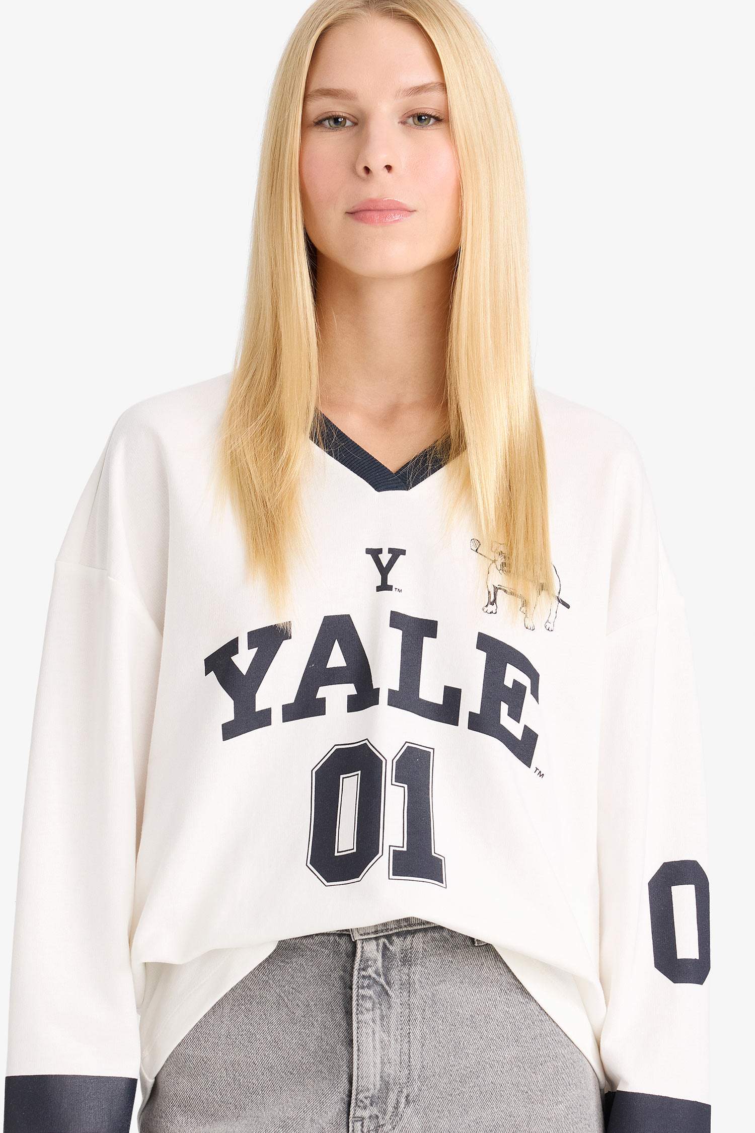 Yale University Regular Fit V-Neck T-Shirt