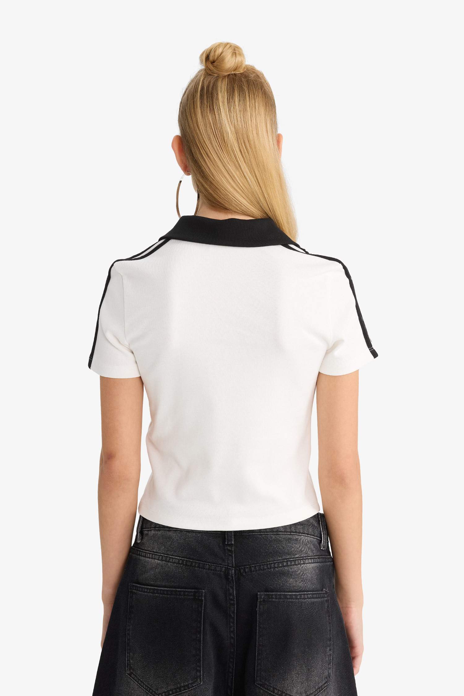 تيشيرت نص ردن سليم فيت مخصر