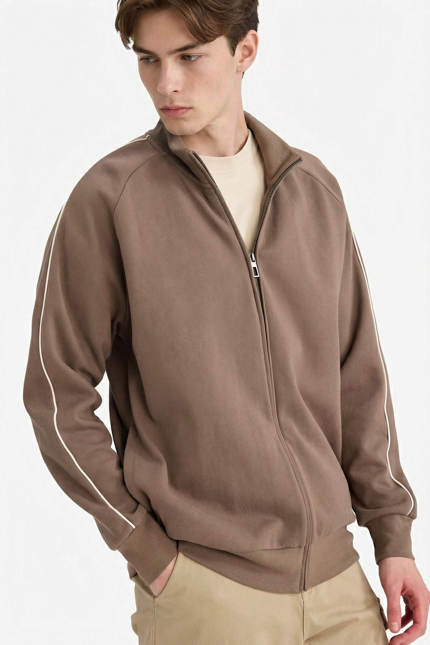 سترة أوفر سايز برقبة عالية