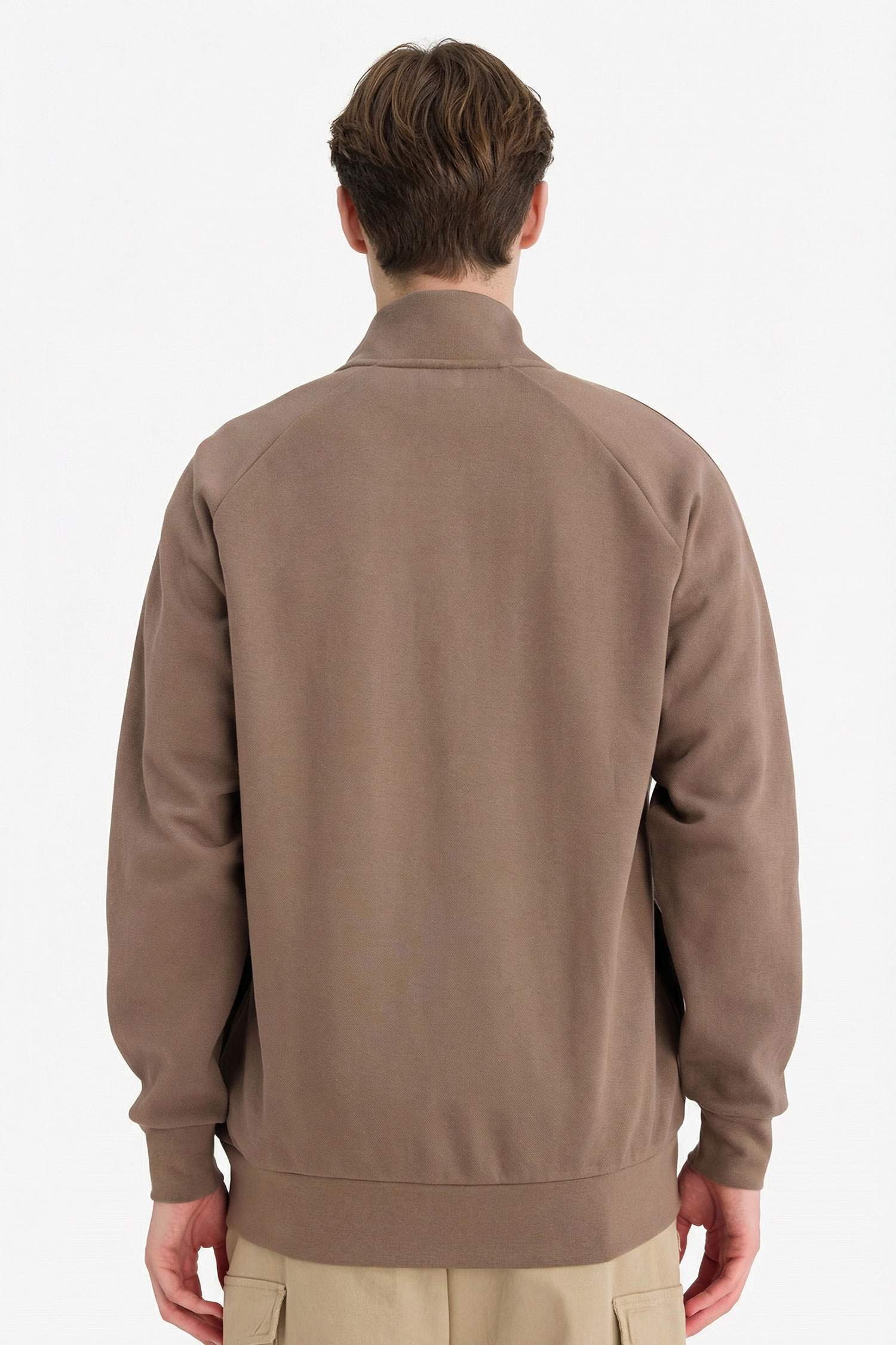 سترة أوفر سايز برقبة عالية