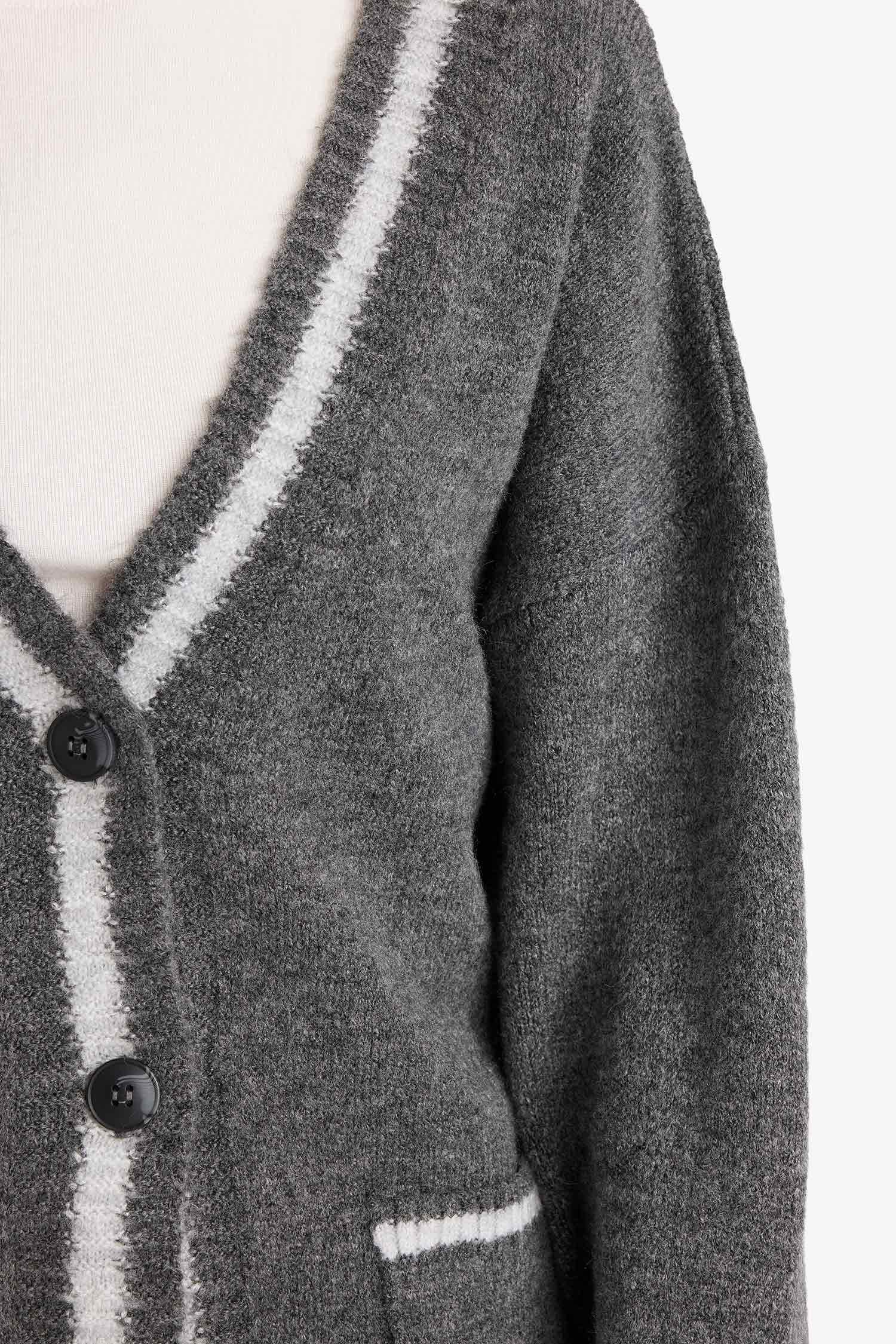 Удлиненный кардиган с V-образным вырезом оверсайз