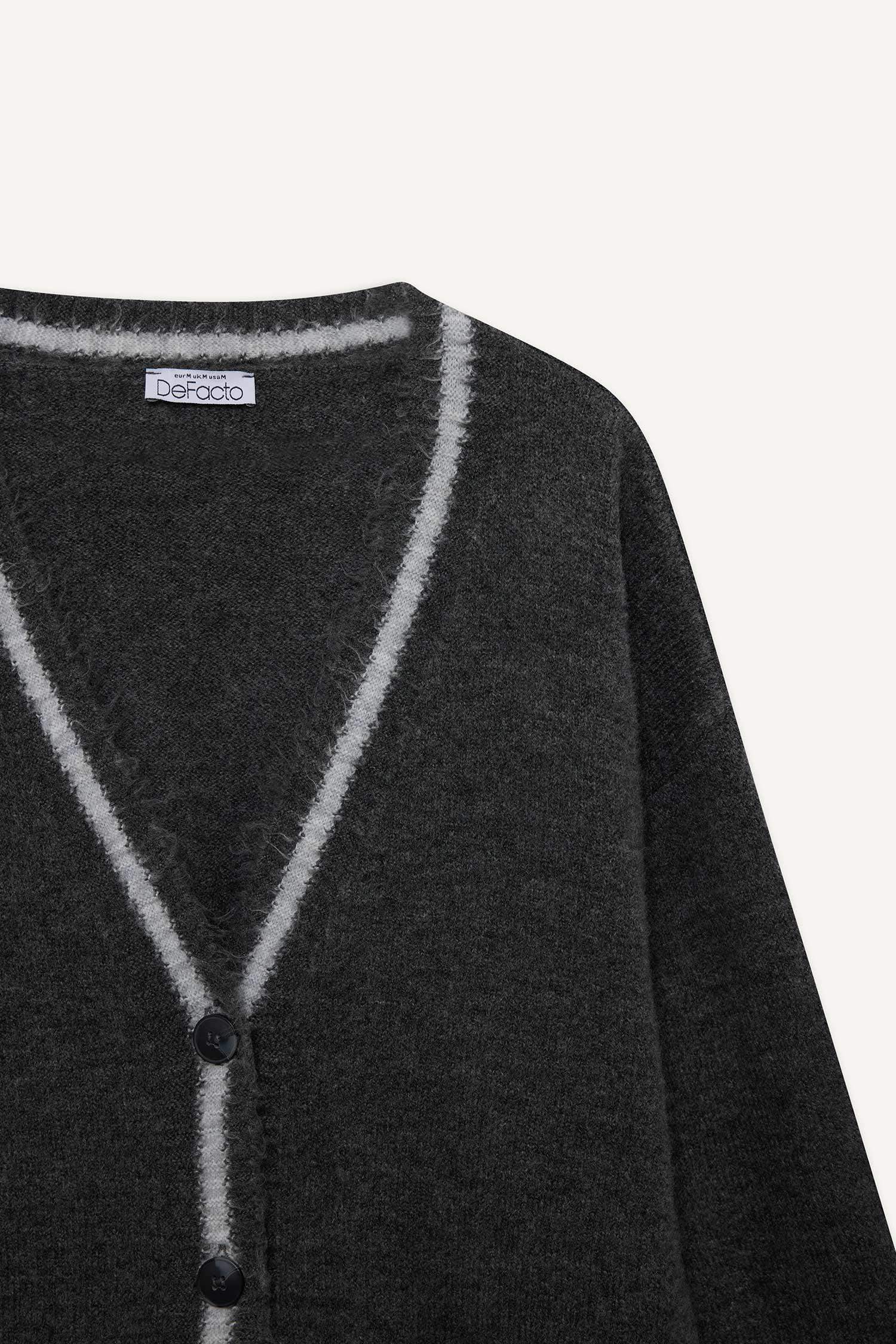 Удлиненный кардиган с V-образным вырезом оверсайз