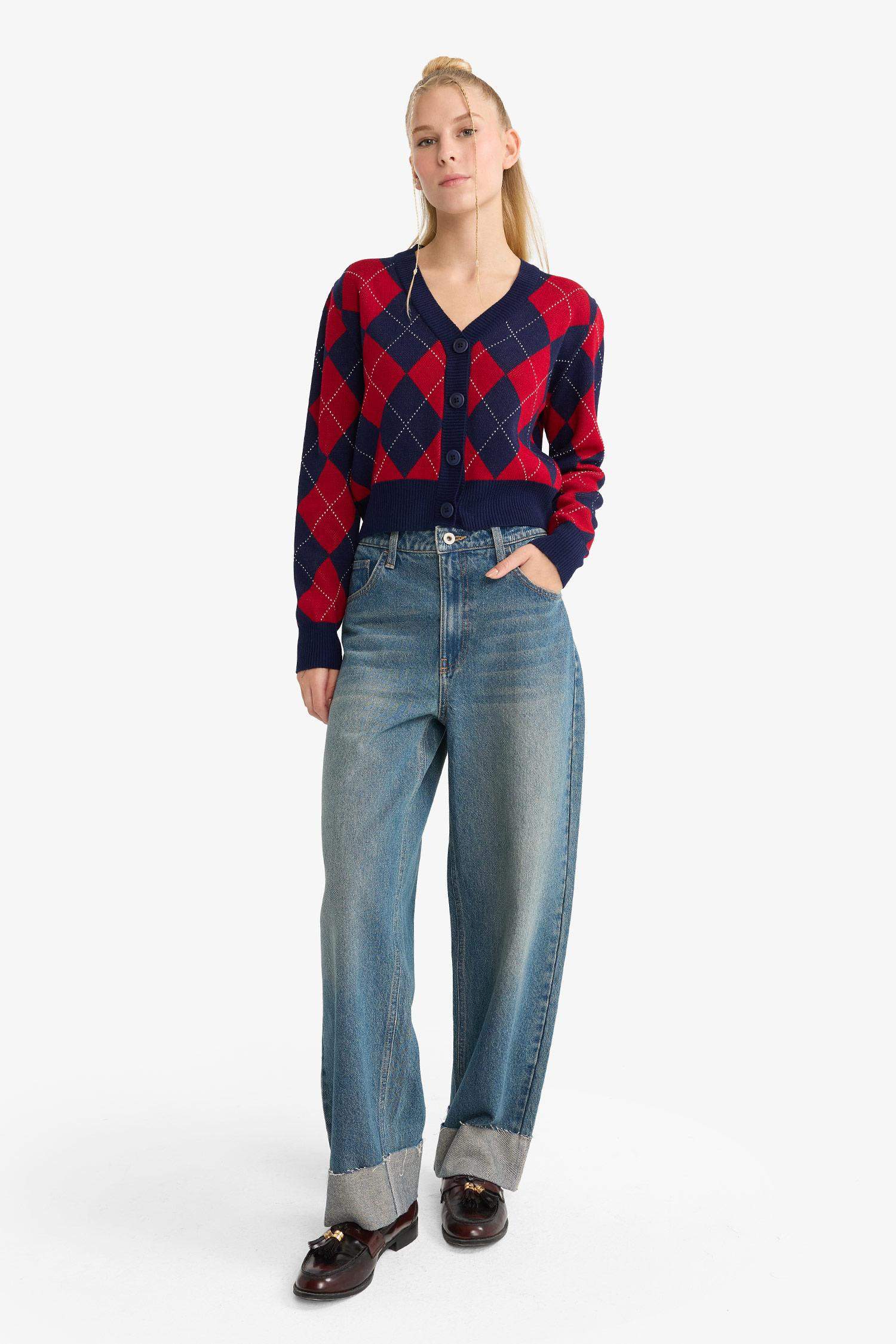 Slim Fit V-Neck Printed Buttoned Cardigan