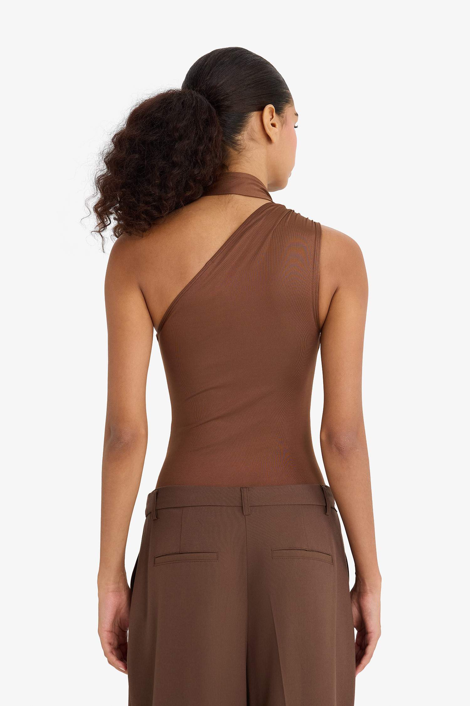 Tek Omuzlu Bağlama Detaylı Çıtçıtlı Body