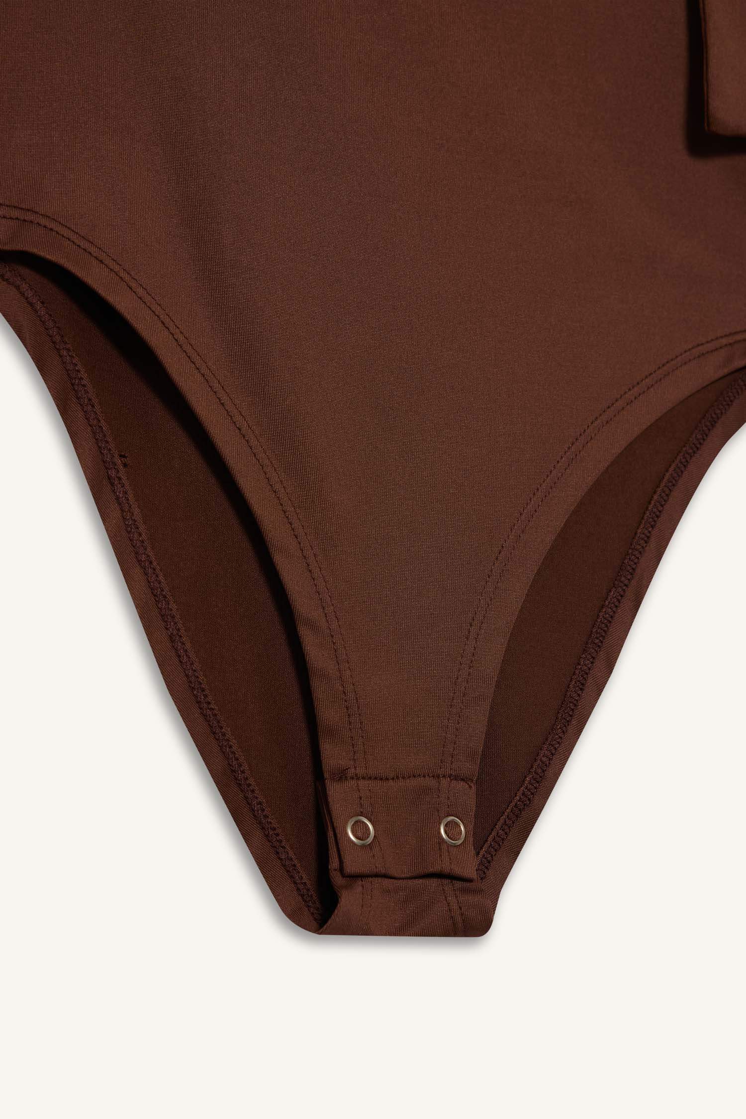 Tek Omuzlu Bağlama Detaylı Çıtçıtlı Body